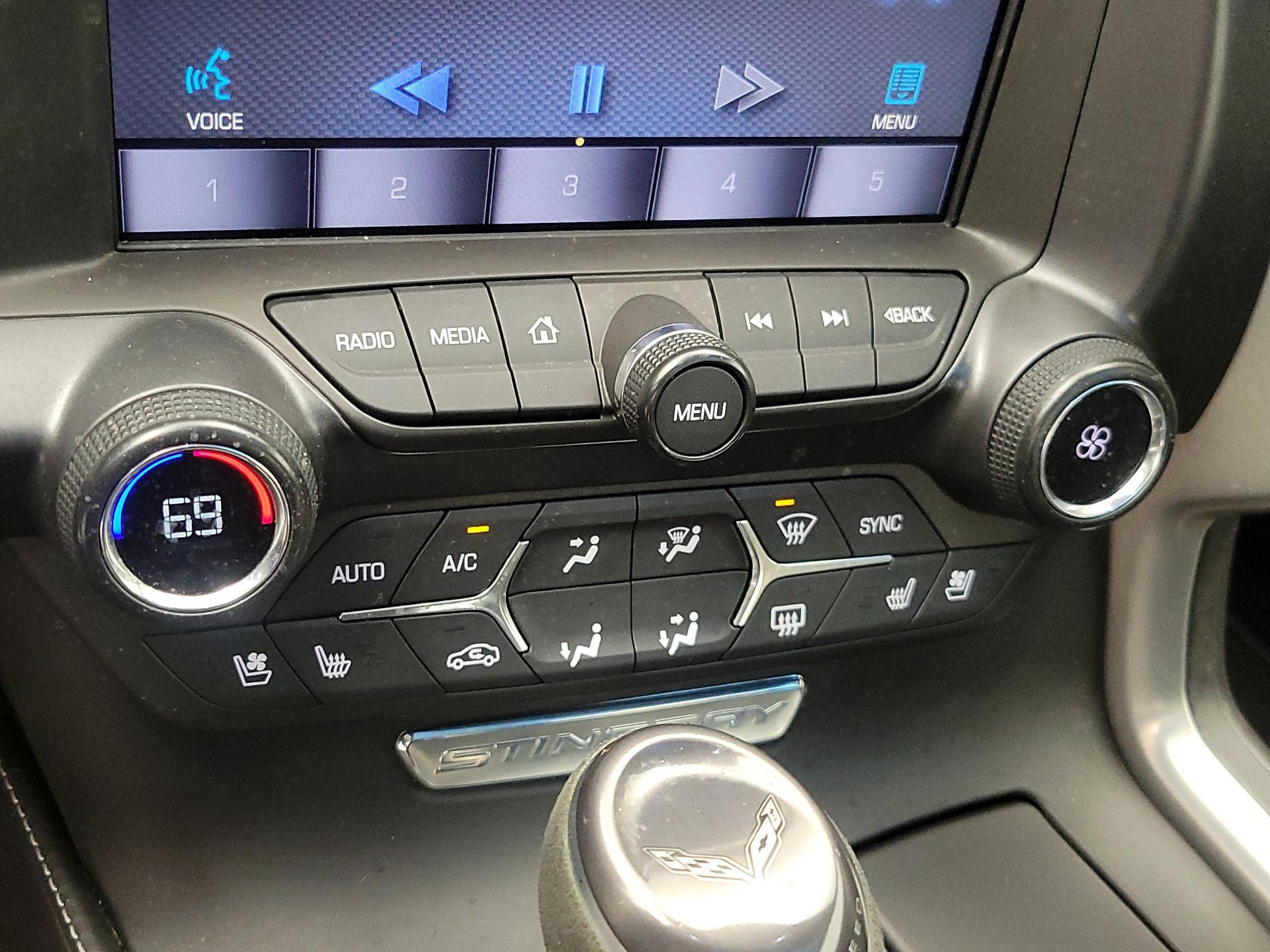 Thumbnail: 2015 Chevrolet Corvette - 17