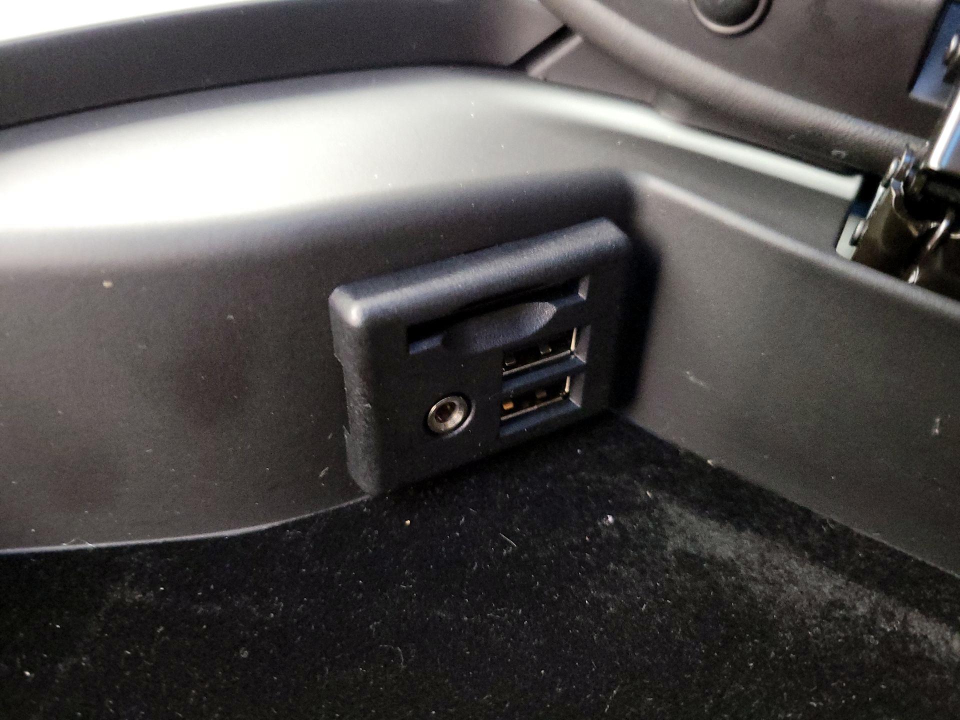 Thumbnail: 2015 Chevrolet Corvette - 19