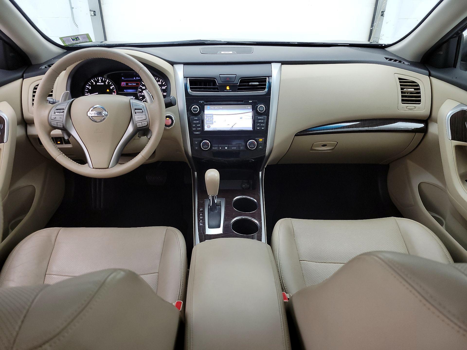 Thumbnail: 2015 Nissan Altima - 9