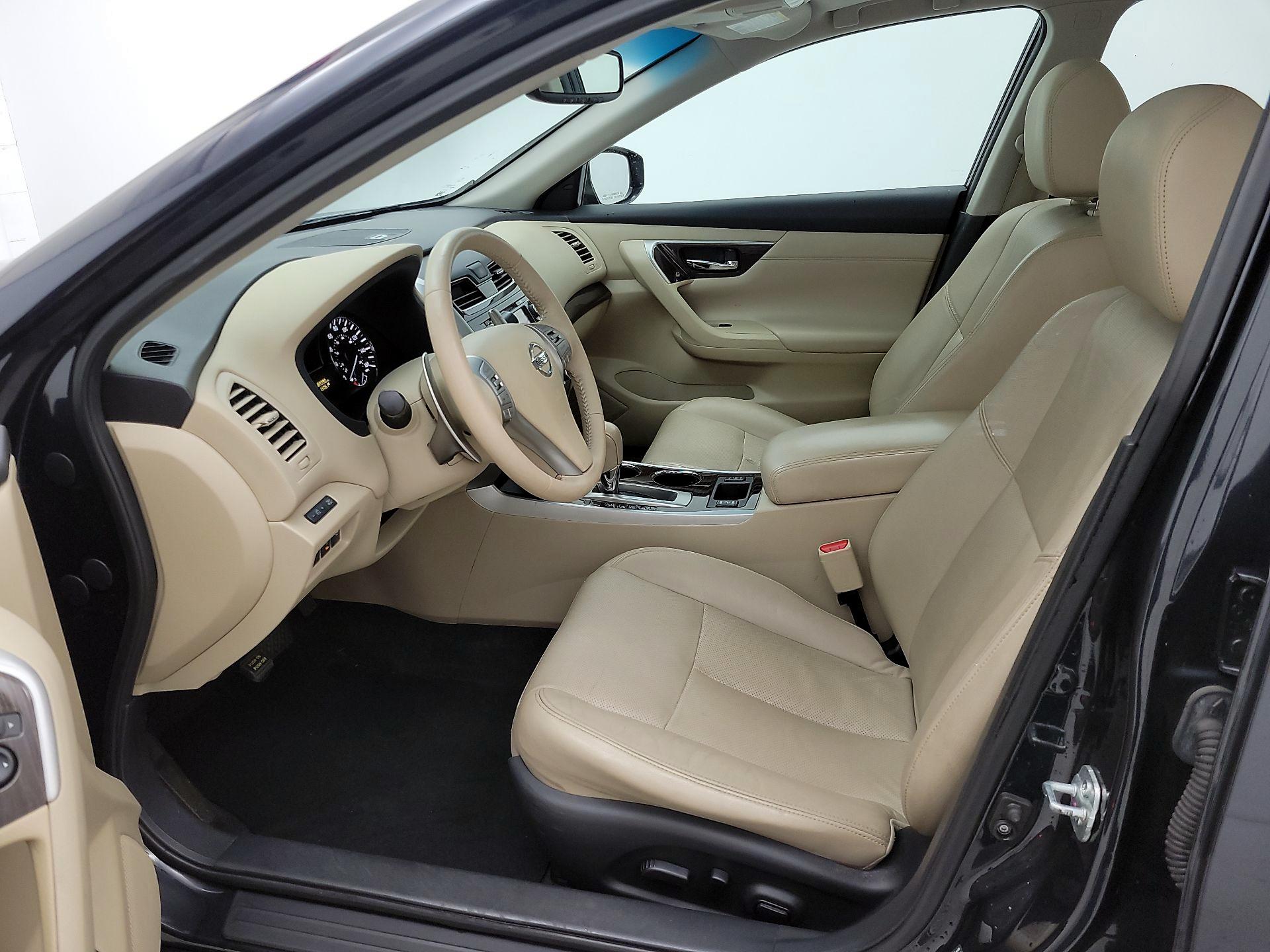 Thumbnail: 2015 Nissan Altima - 11
