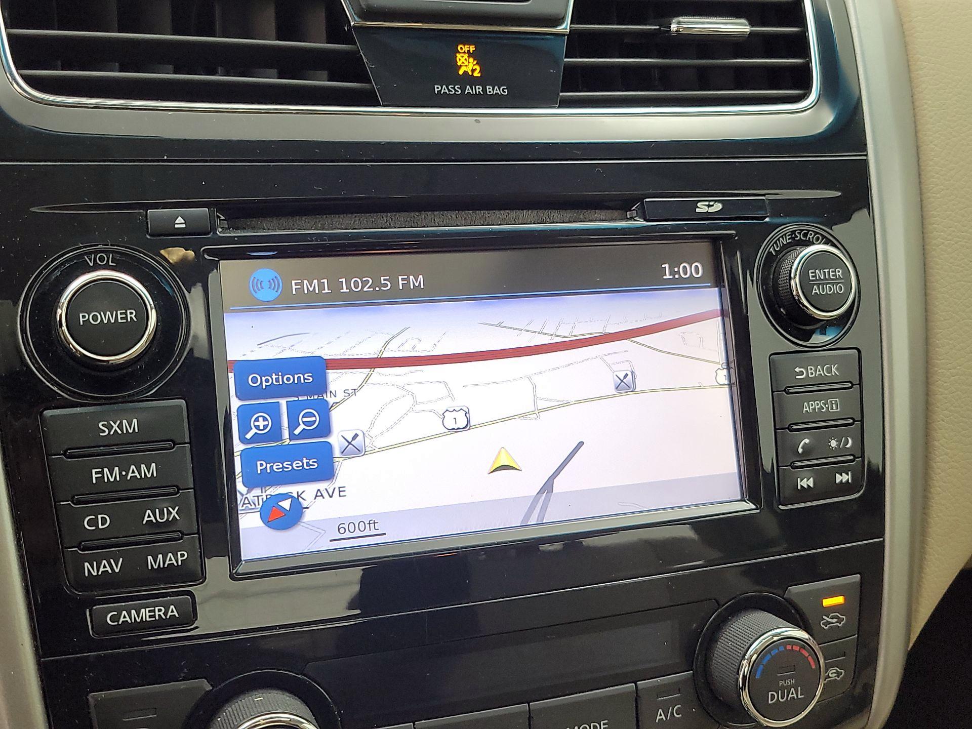 Thumbnail: 2015 Nissan Altima - 14
