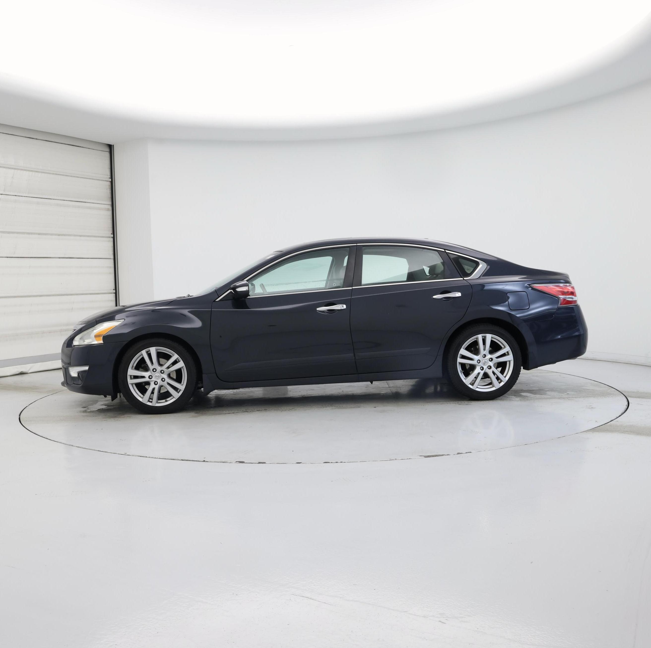 Thumbnail: 2015 Nissan Altima - 3