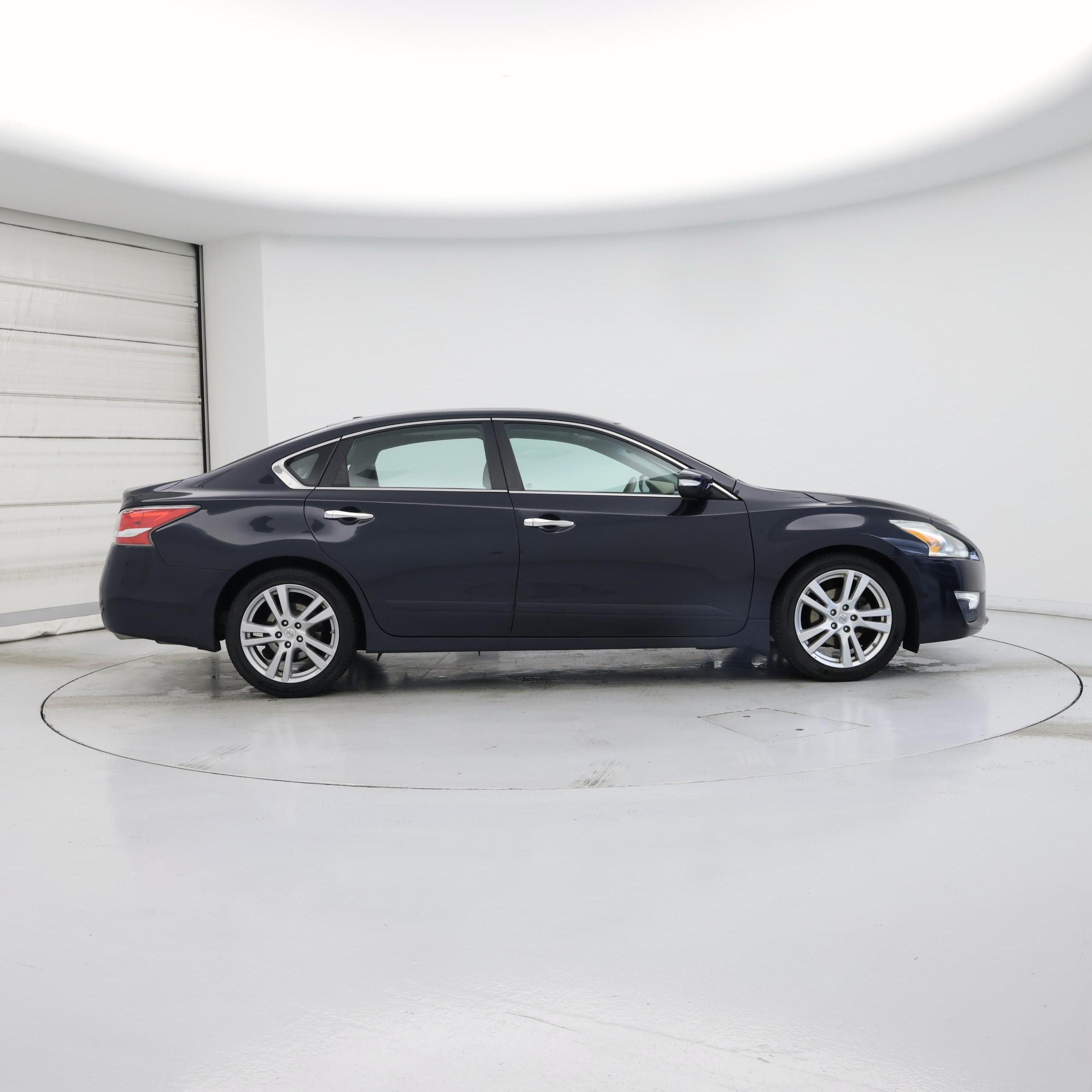 Thumbnail: 2015 Nissan Altima - 7