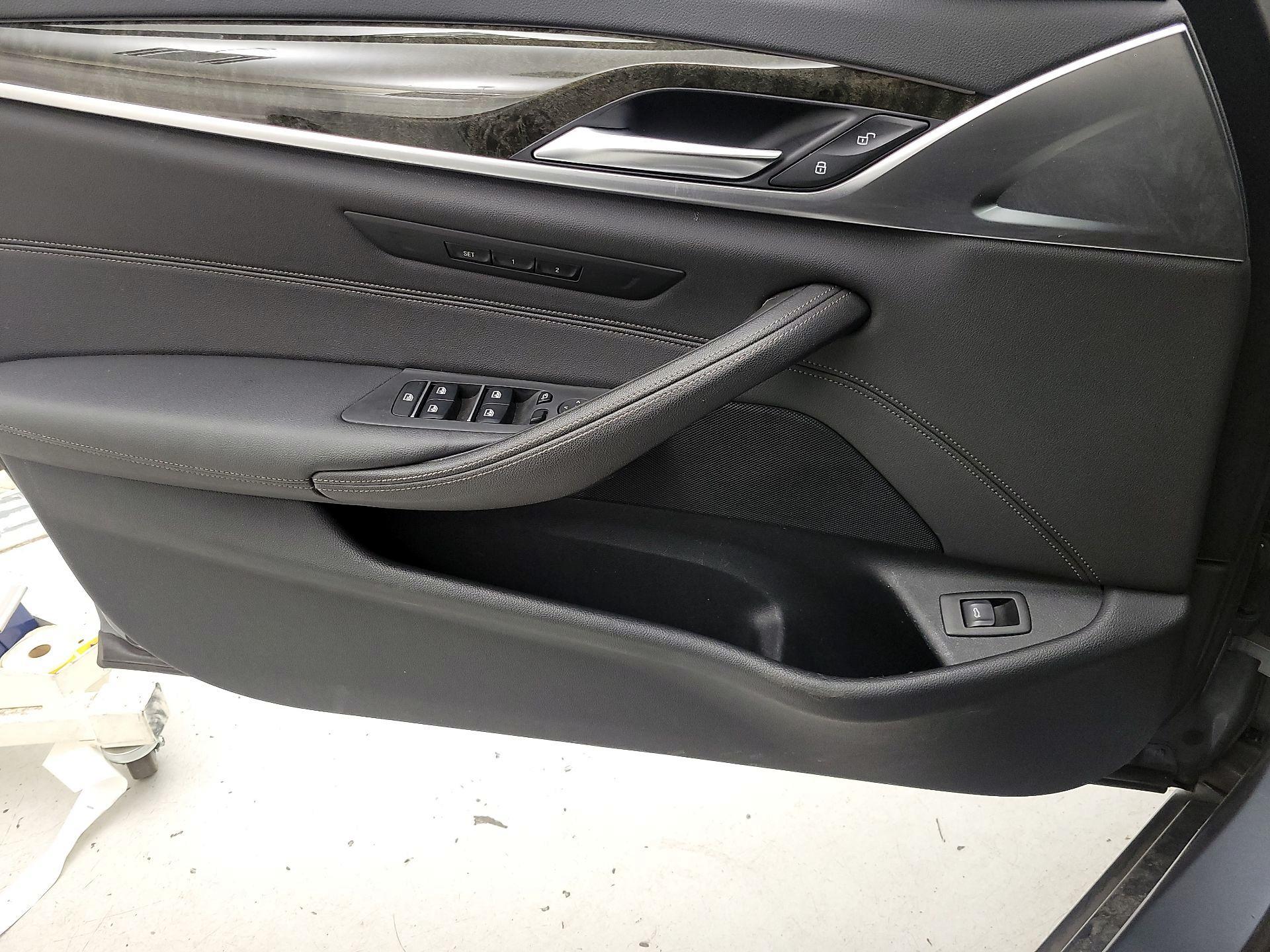 Thumbnail: 2021 BMW 5 Series - 12