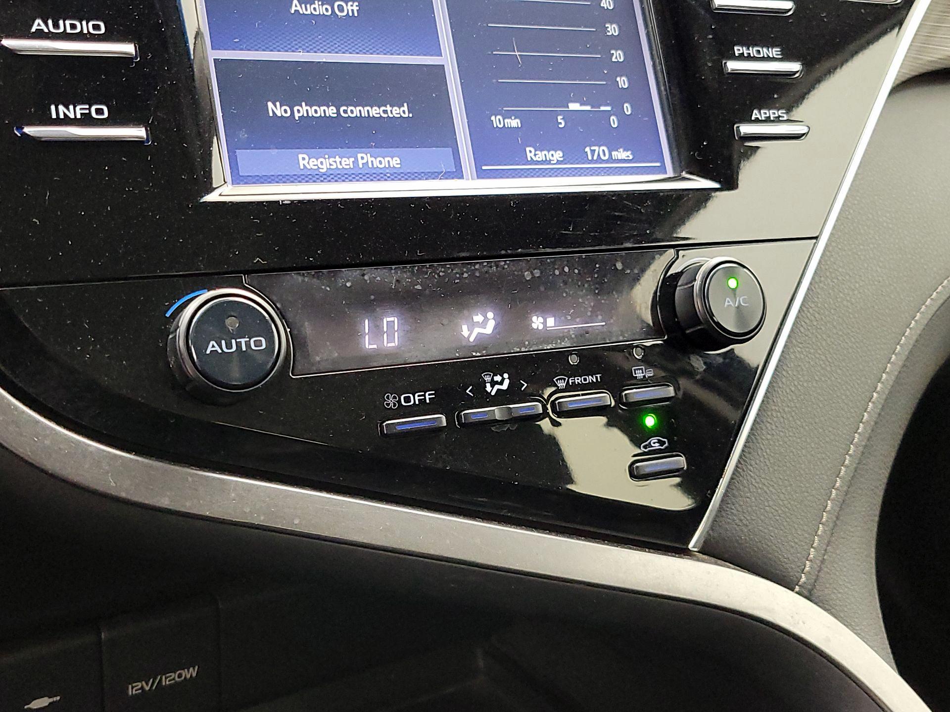 Thumbnail: 2018 Toyota Camry - 16