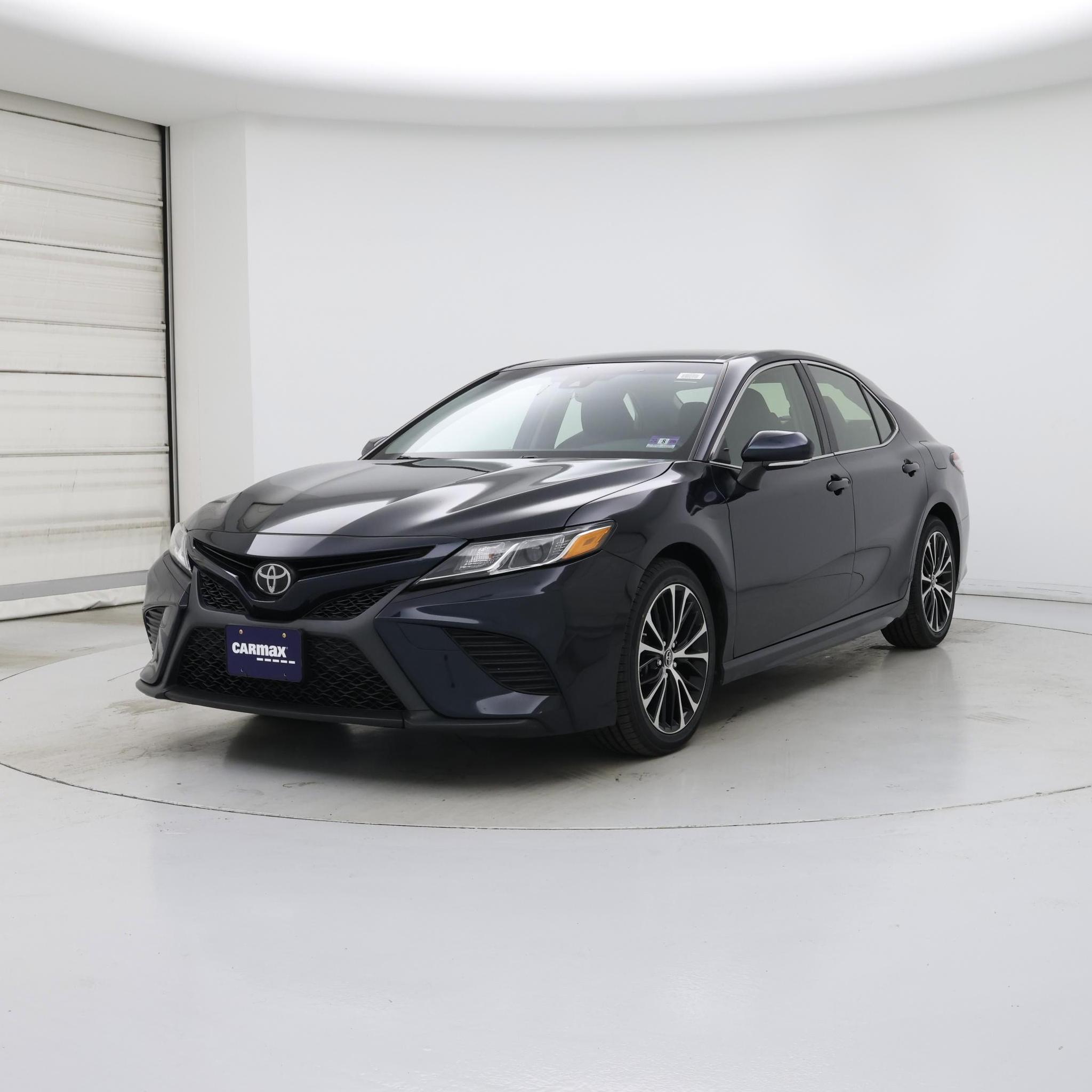 Thumbnail: 2018 Toyota Camry - 4