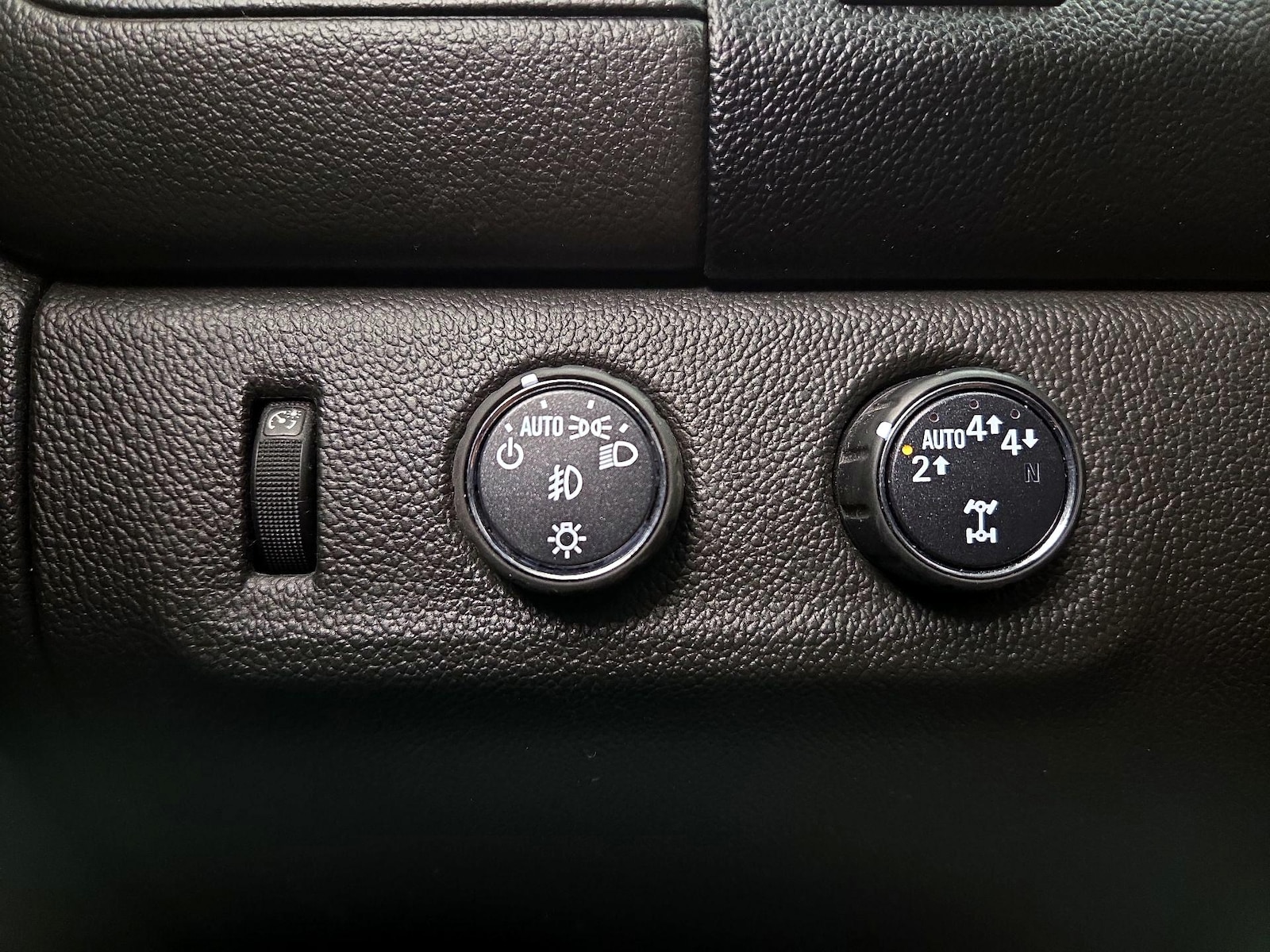 2018 GMC Canyon SLE - Photo 14