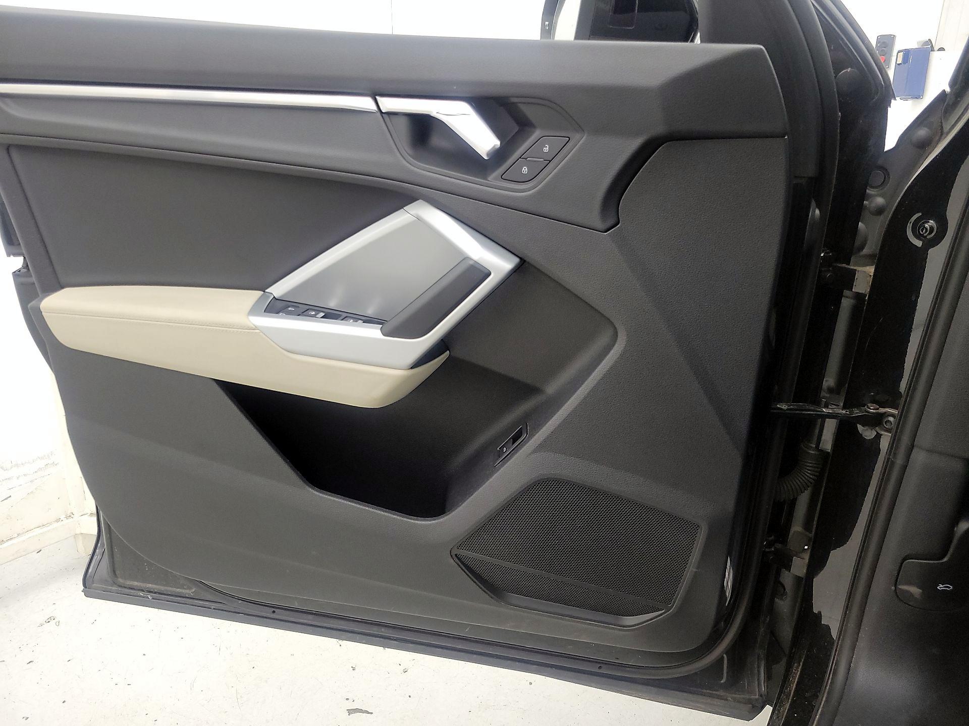 Thumbnail: 2021 Audi Q3 - 12