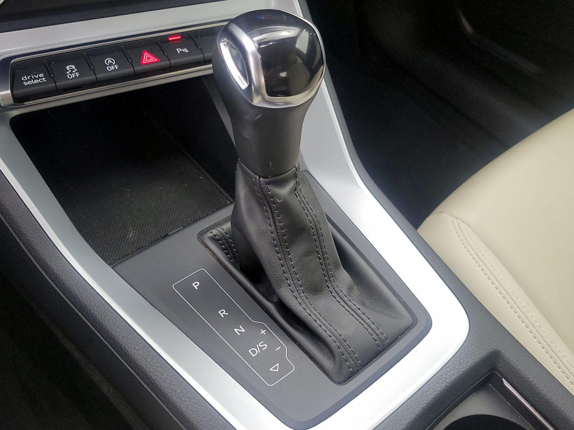 Thumbnail: 2021 Audi Q3 - 16