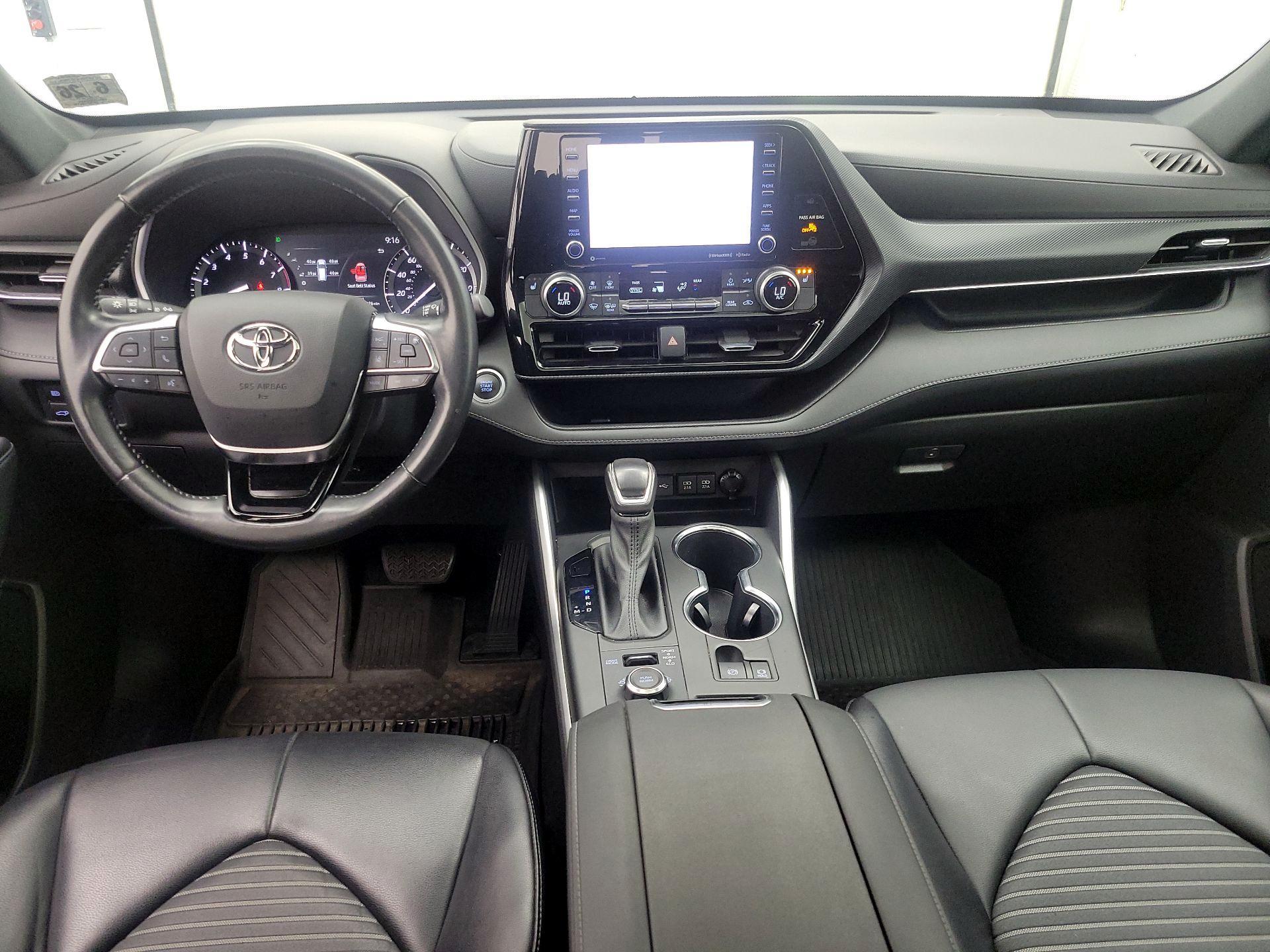 Thumbnail: 2021 Toyota Highlander - 9