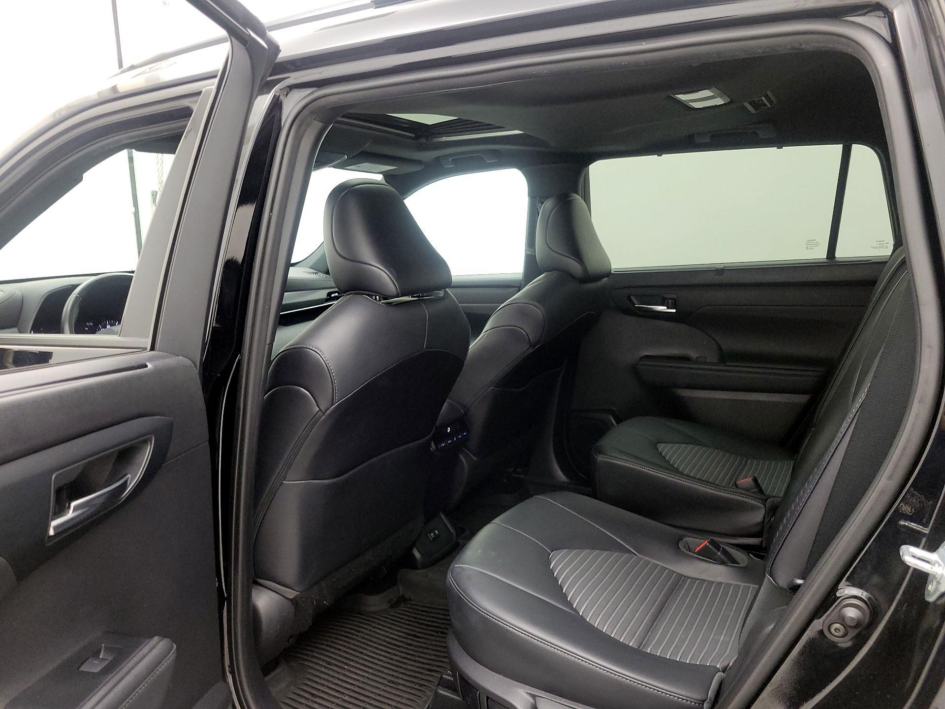 Thumbnail: 2021 Toyota Highlander - 20