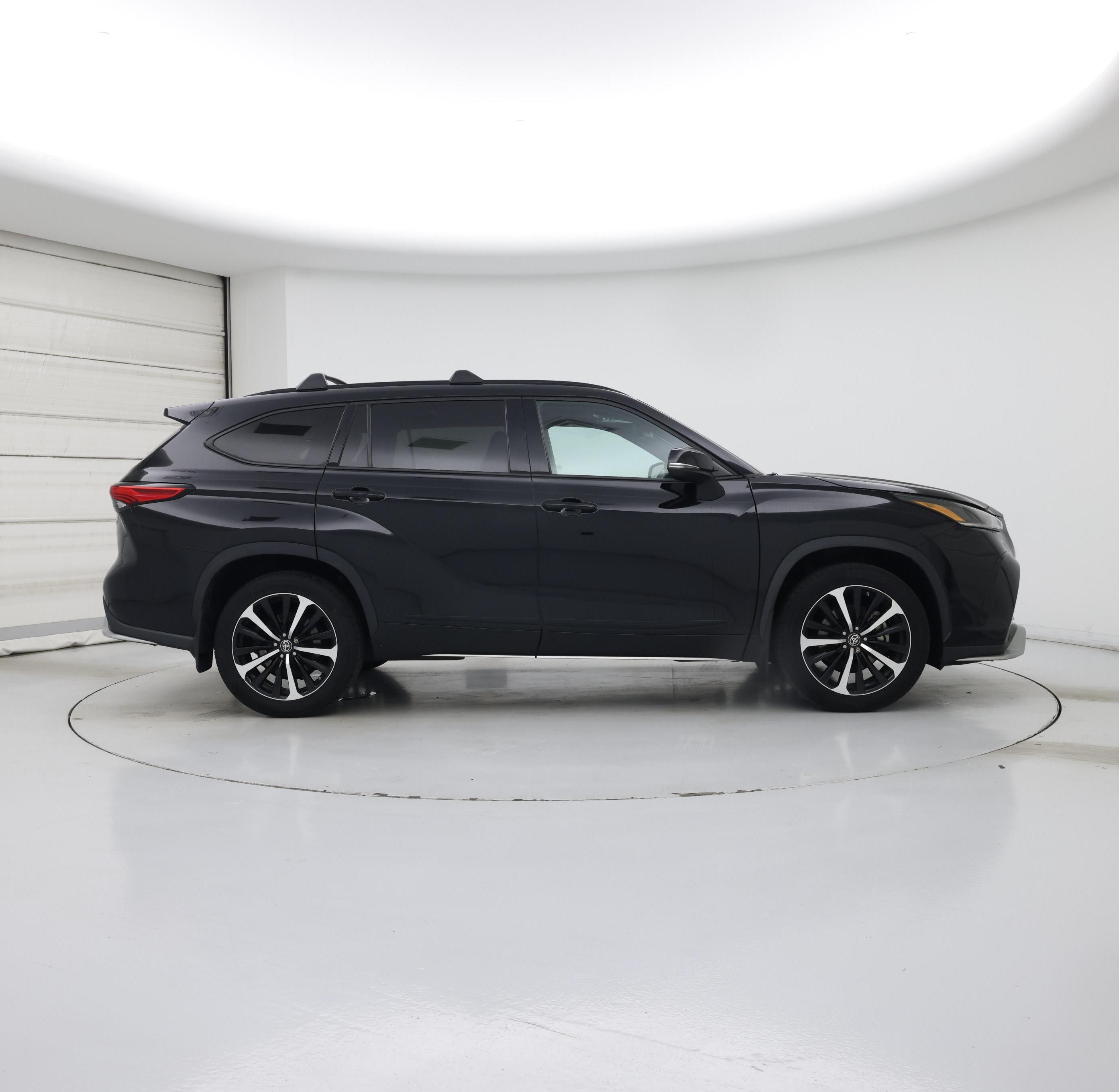 Thumbnail: 2021 Toyota Highlander - 7
