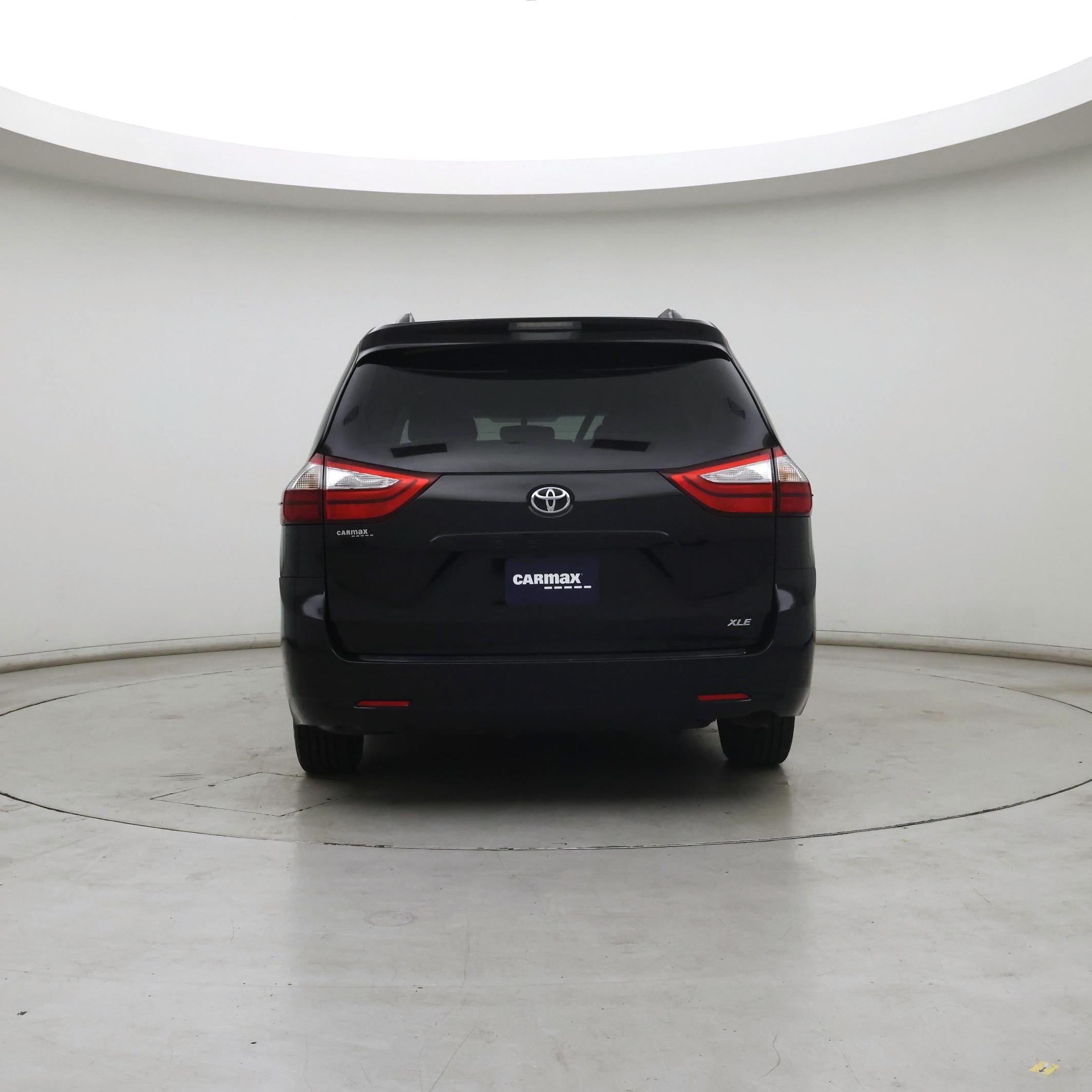 Thumbnail: 2016 Toyota Sienna - 6
