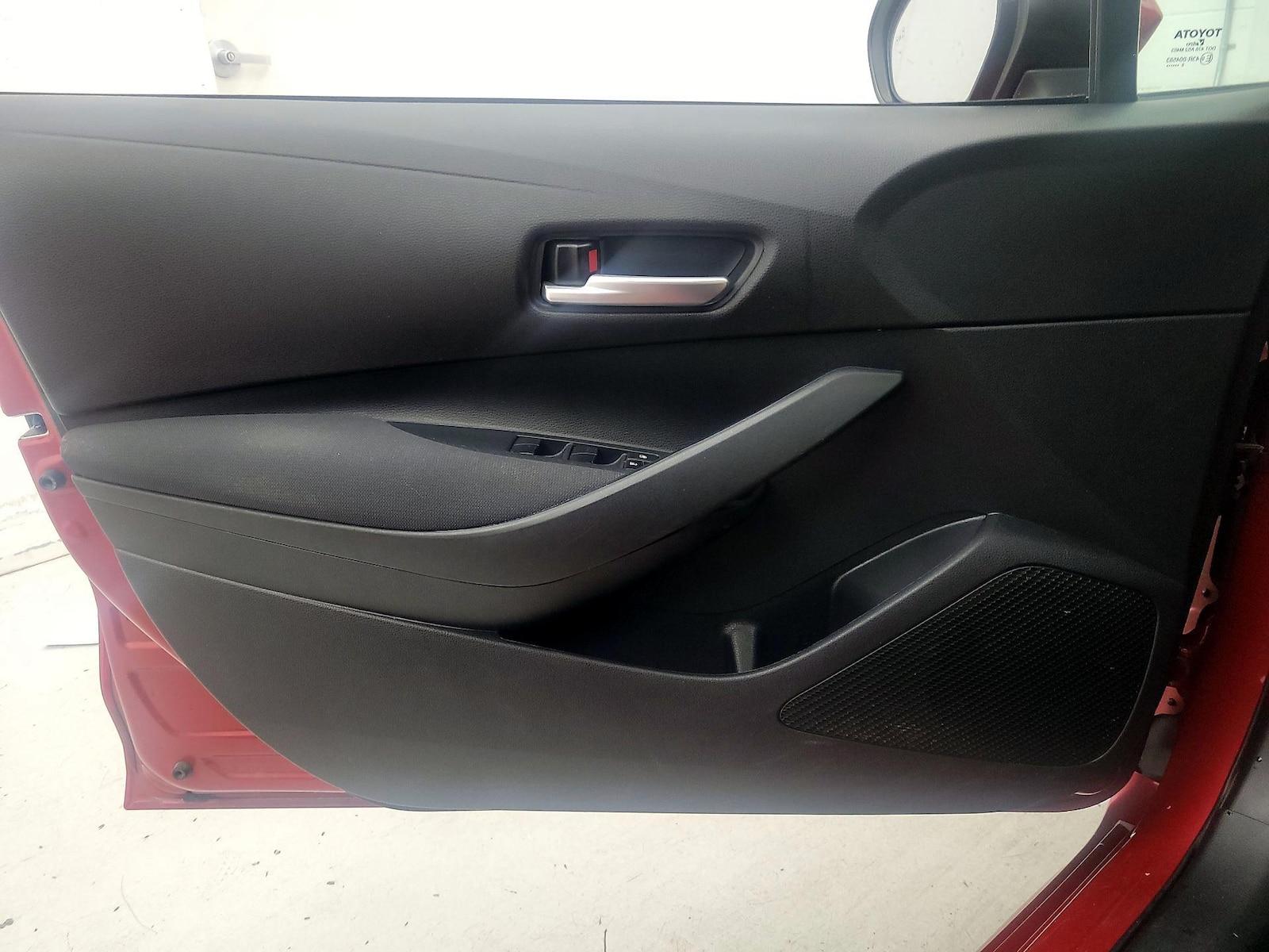 2021 Toyota Corolla LE - Photo 13