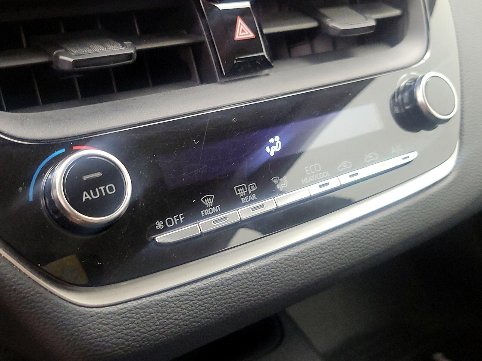 2021 Toyota Corolla LE - Photo 17