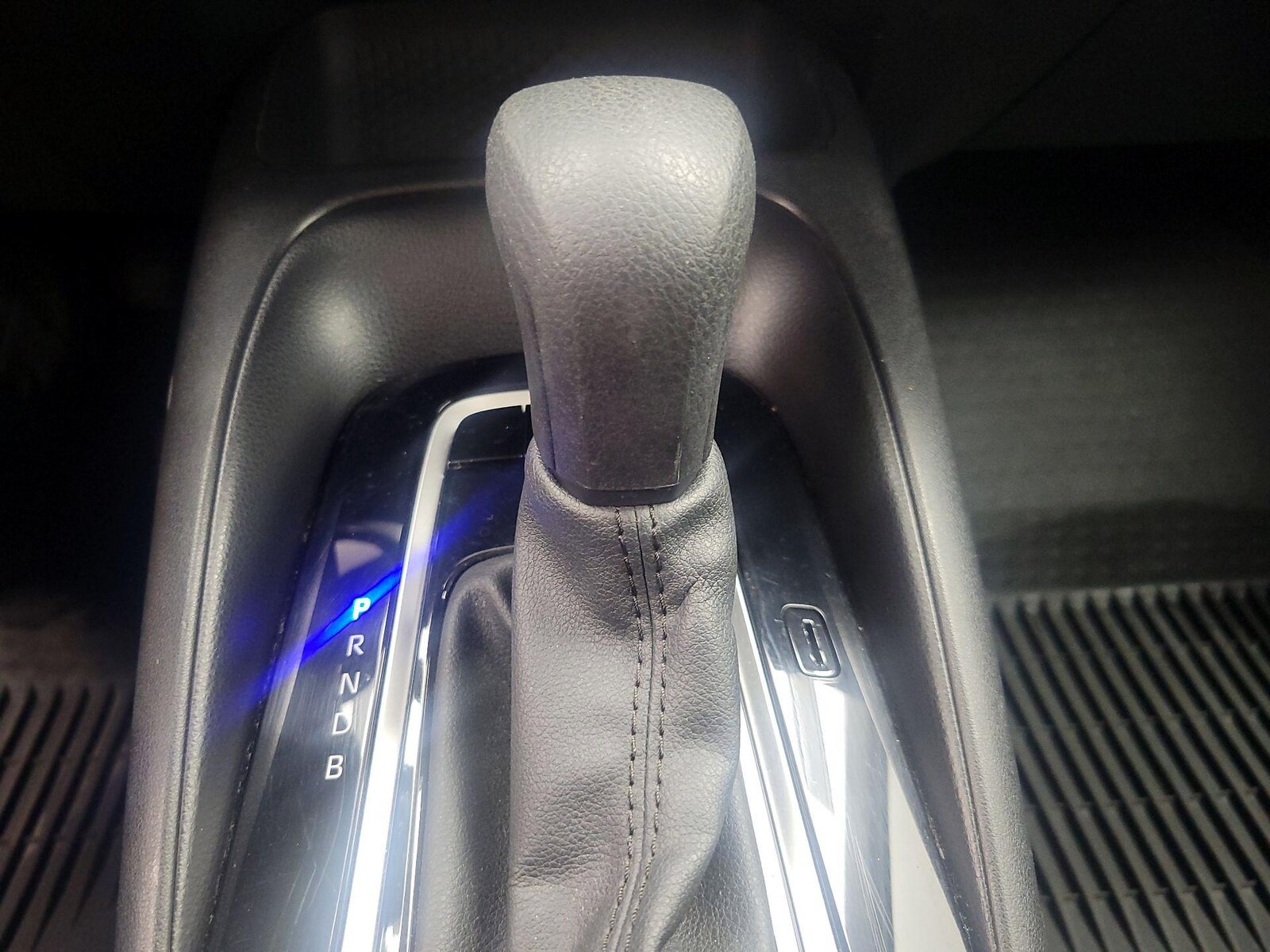 2021 Toyota Corolla LE - Photo 18