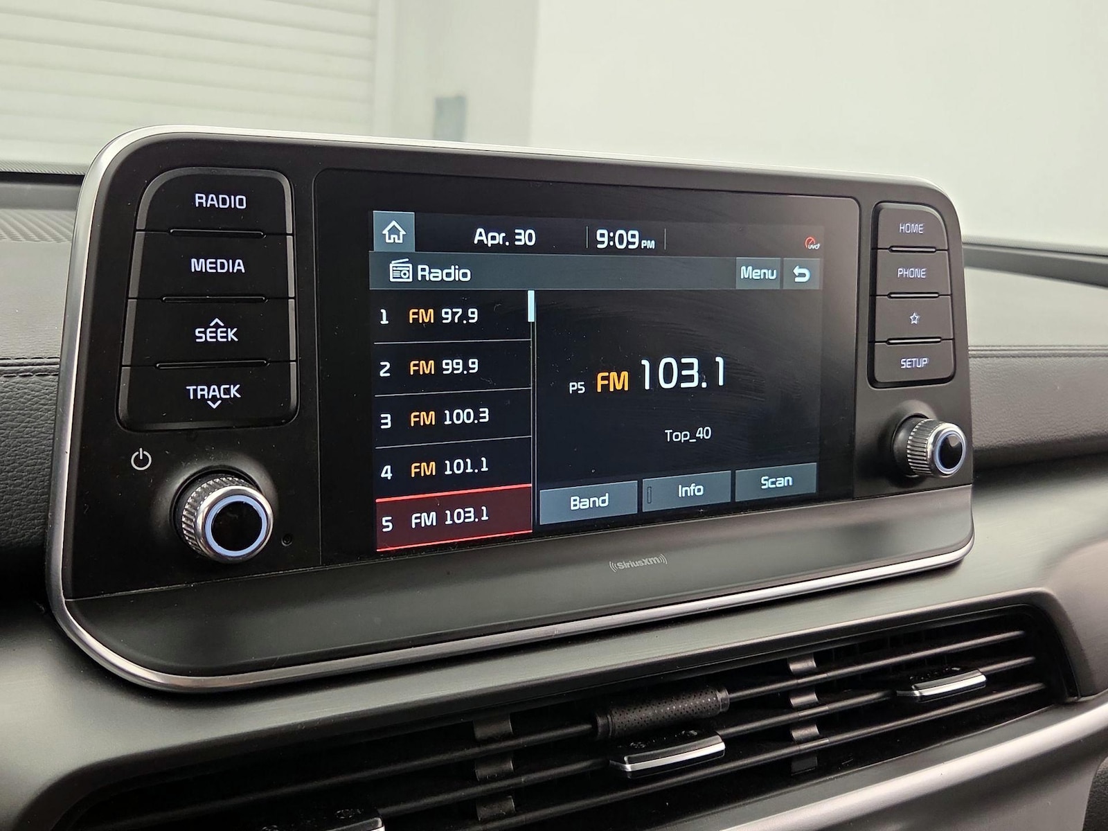 2021 Kia Telluride LX - Photo 16