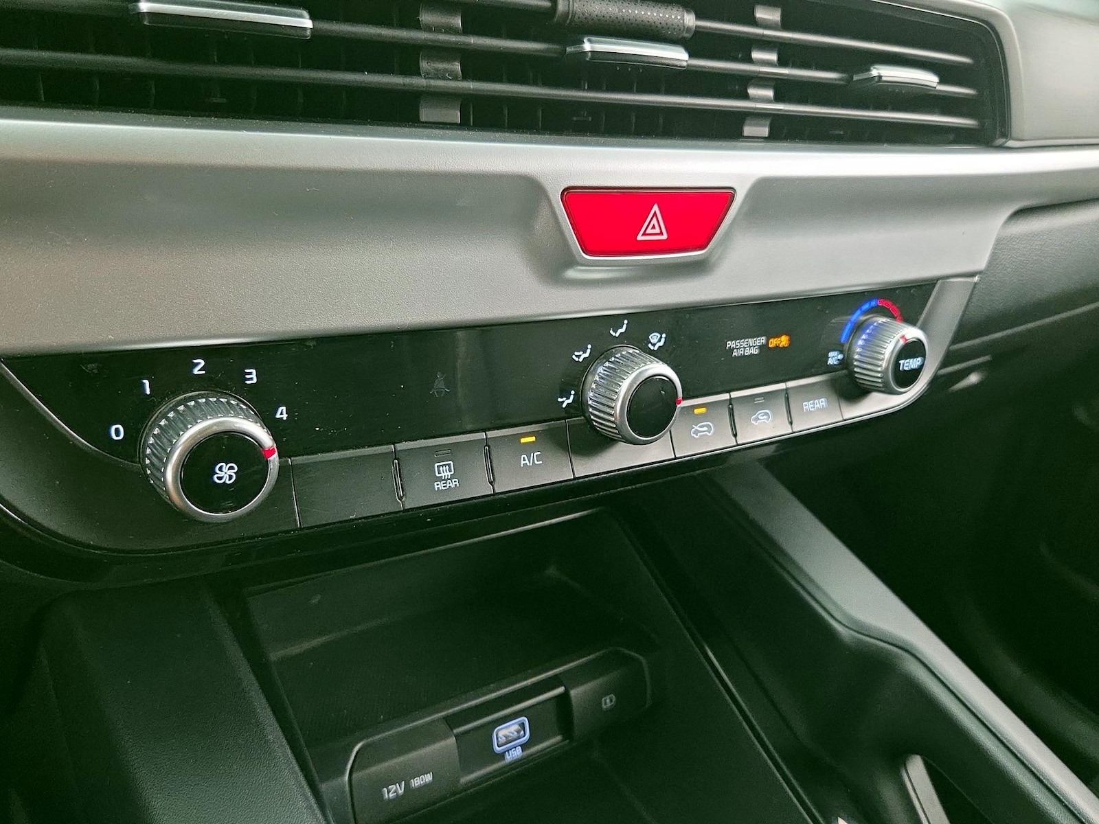 2021 Kia Telluride LX - Photo 17