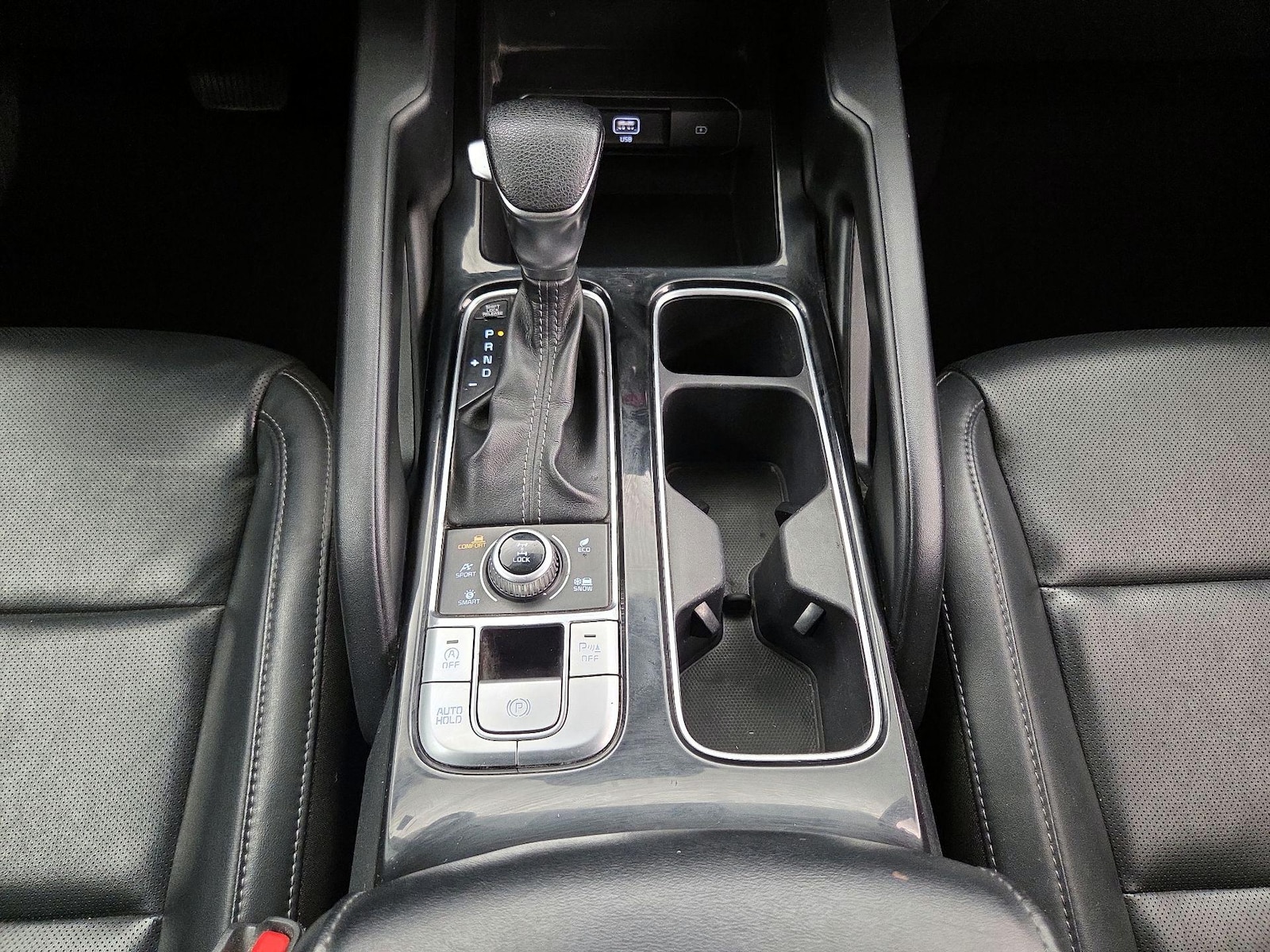 2021 Kia Telluride LX - Photo 18