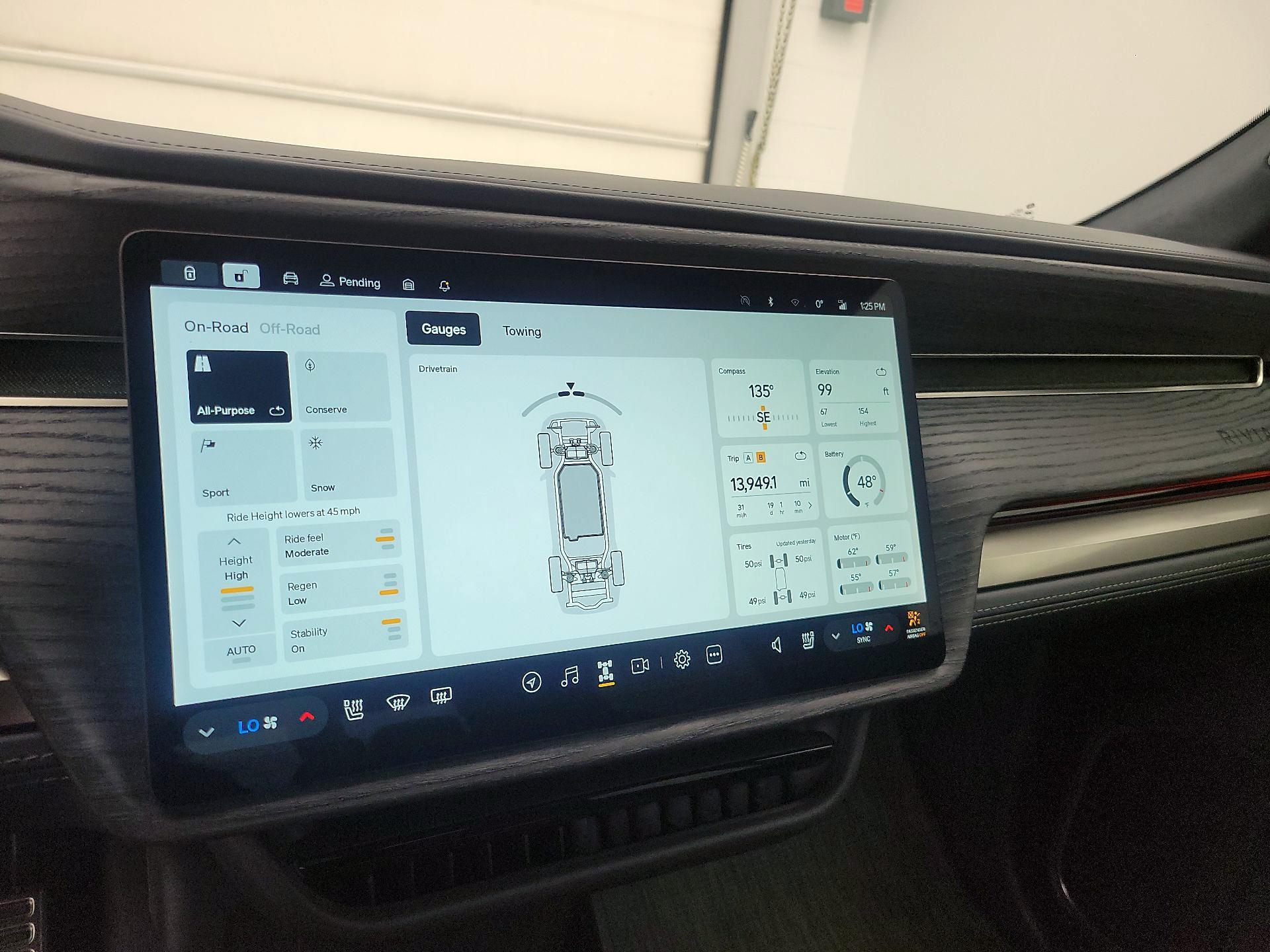 Thumbnail: 2022 Rivian R1T - 14