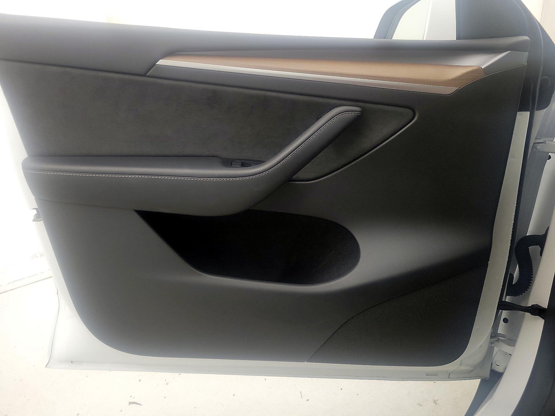 Thumbnail: 2023 Tesla Model Y - 12