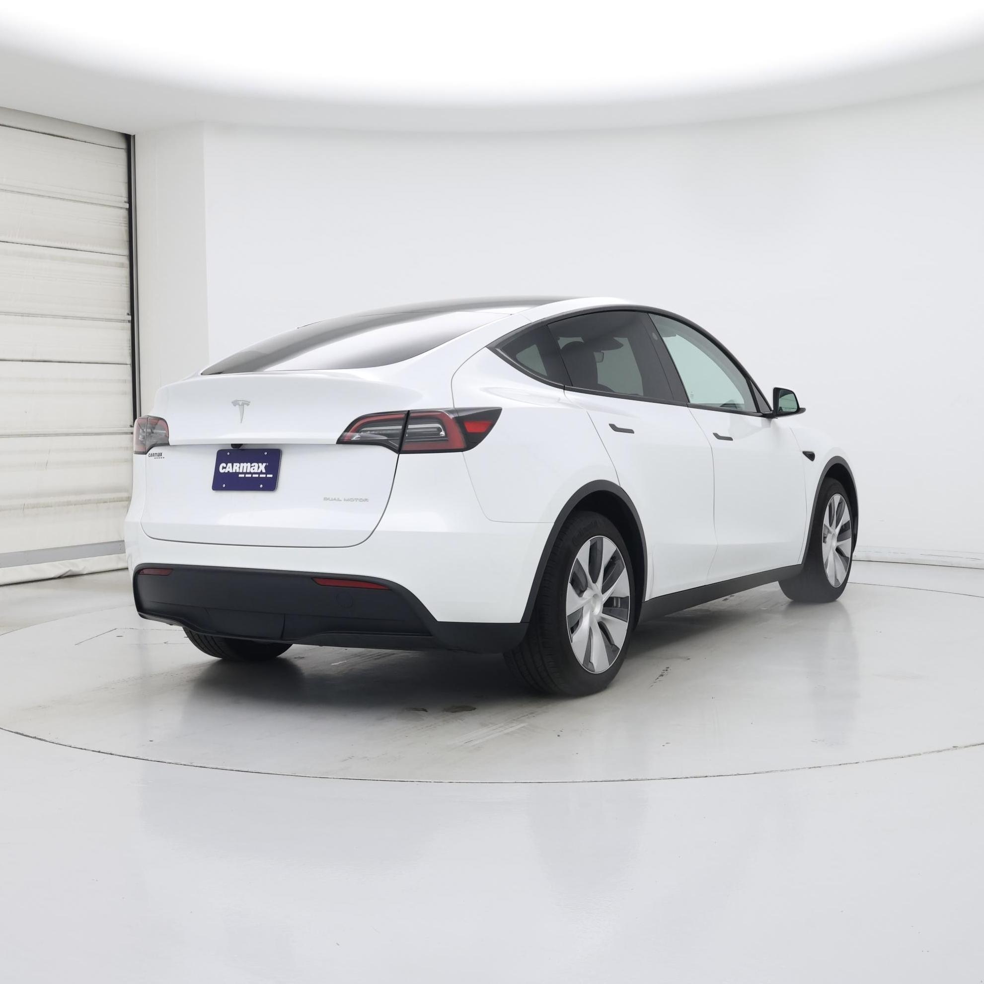 Thumbnail: 2023 Tesla Model Y - 8