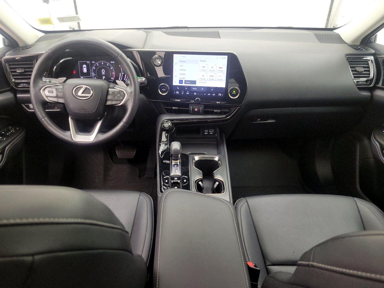 2022 Lexus NX 250 - Photo 10