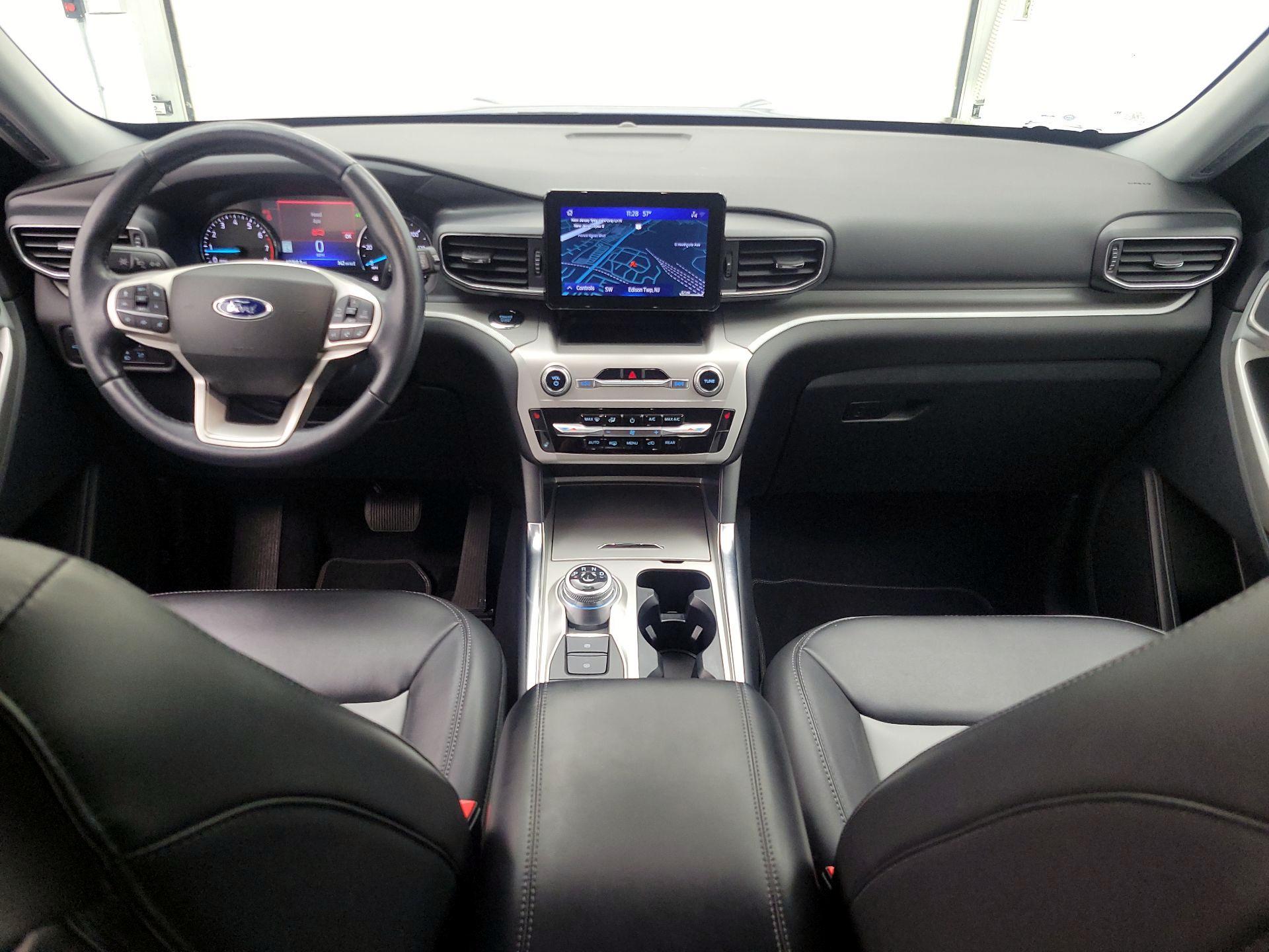 Thumbnail: 2022 Ford Explorer - 9