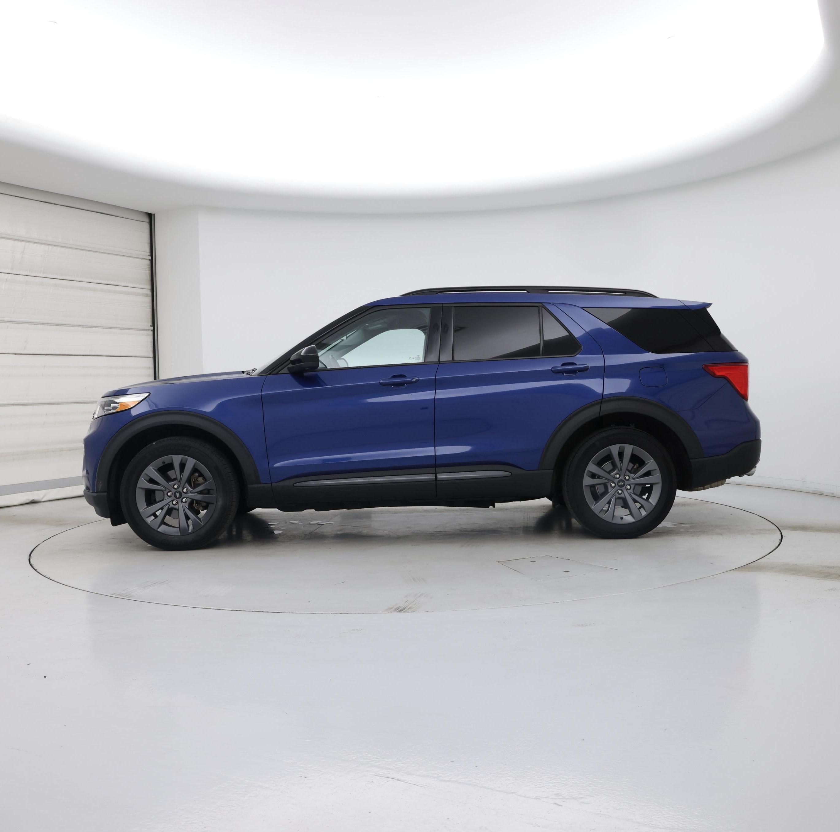 Thumbnail: 2022 Ford Explorer - 3