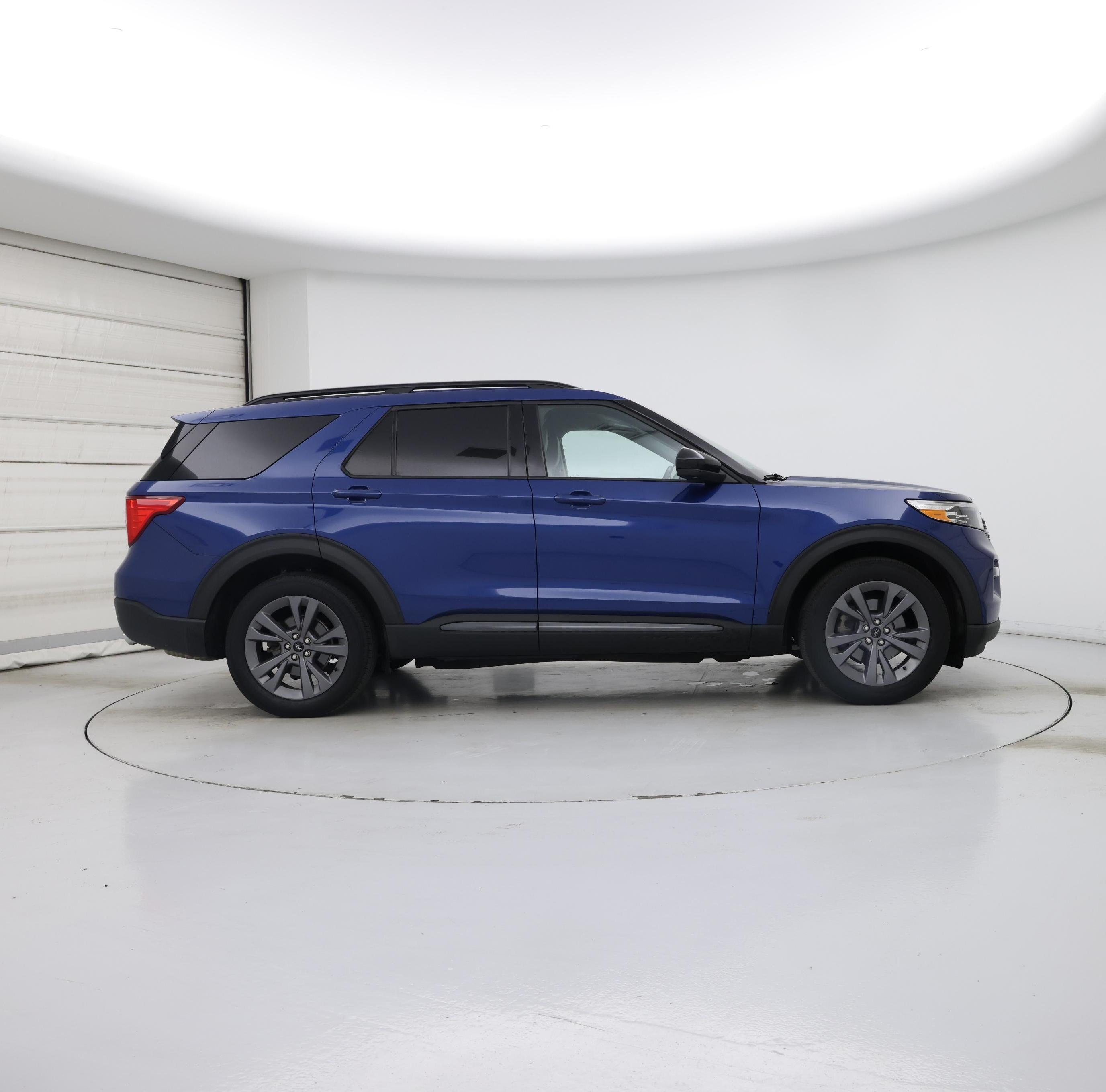Thumbnail: 2022 Ford Explorer - 7