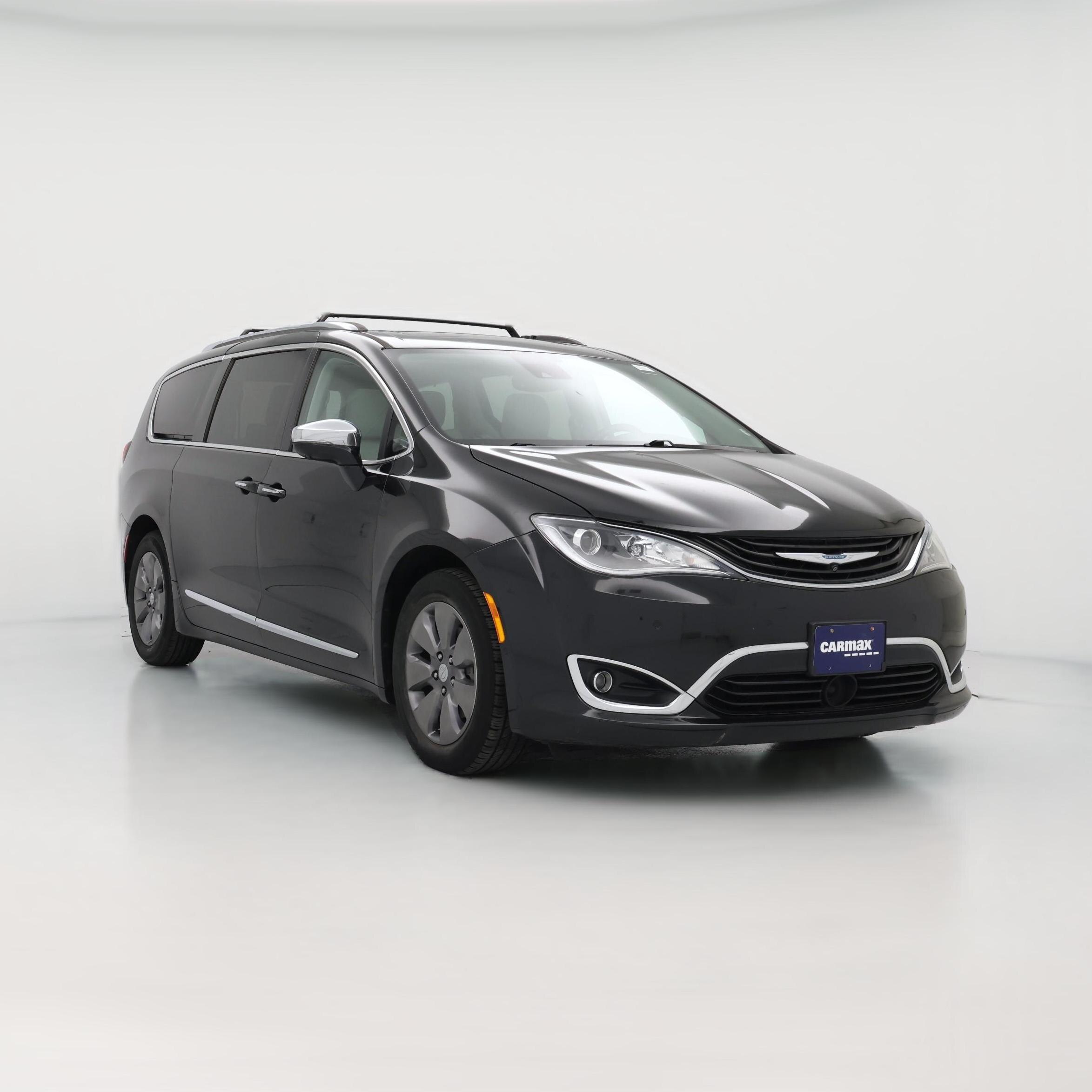 Thumbnail: 2018 Chrysler Pacifica - 1
