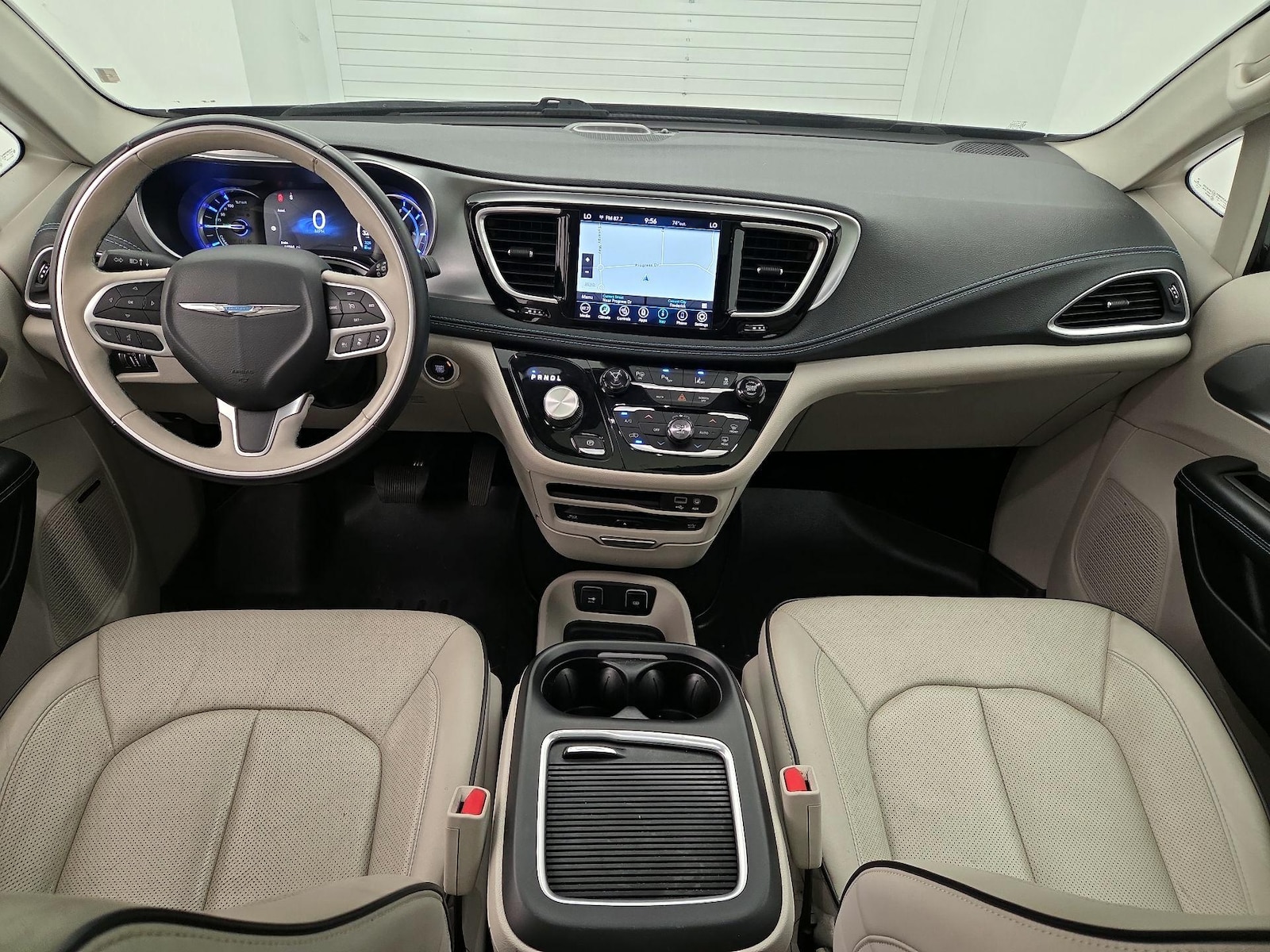 2018 Chrysler Pacifica Hybrid Limited - Photo 10