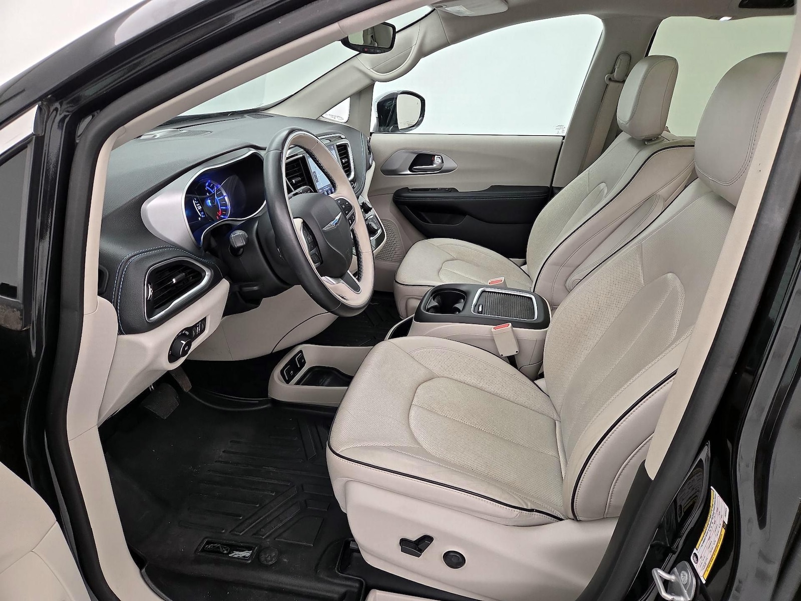 2018 Chrysler Pacifica Hybrid Limited - Photo 12