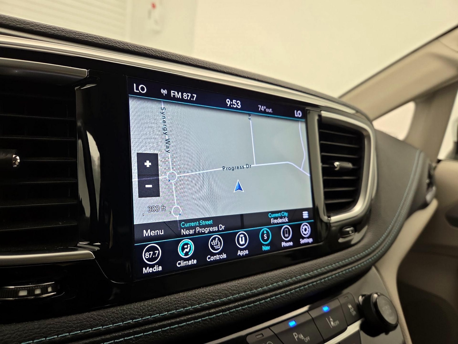 2018 Chrysler Pacifica Hybrid Limited - Photo 15