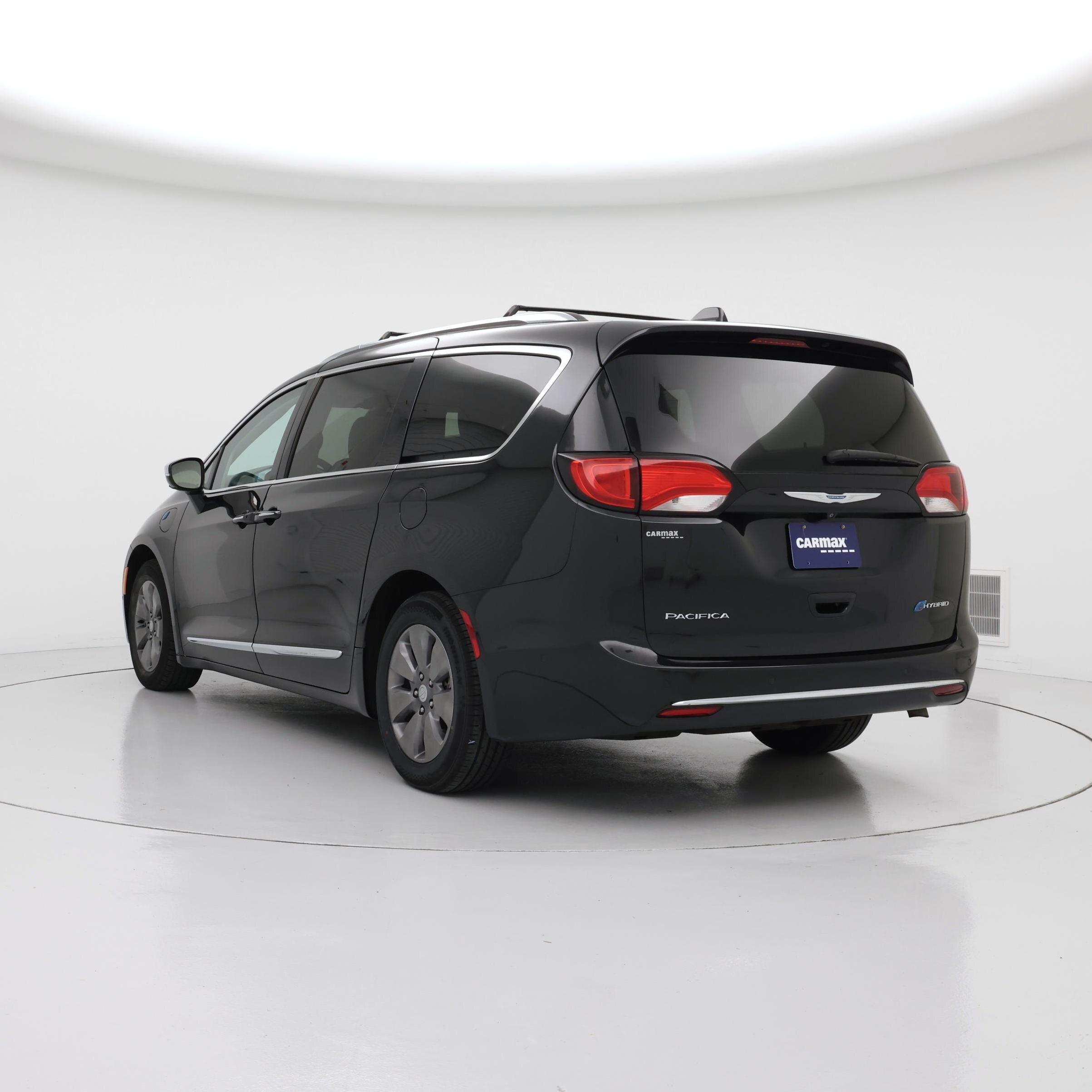 Thumbnail: 2018 Chrysler Pacifica - 2