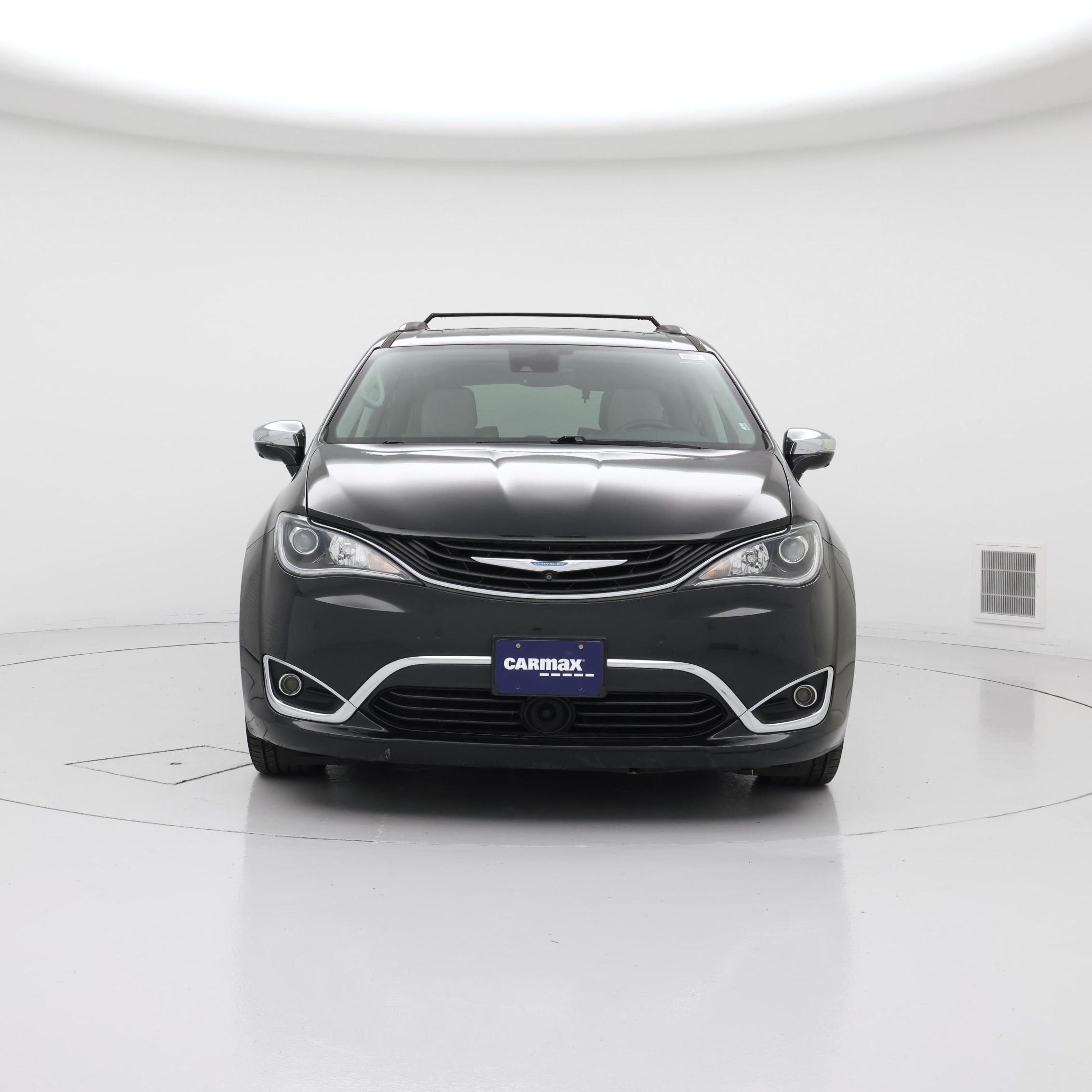 Thumbnail: 2018 Chrysler Pacifica - 5