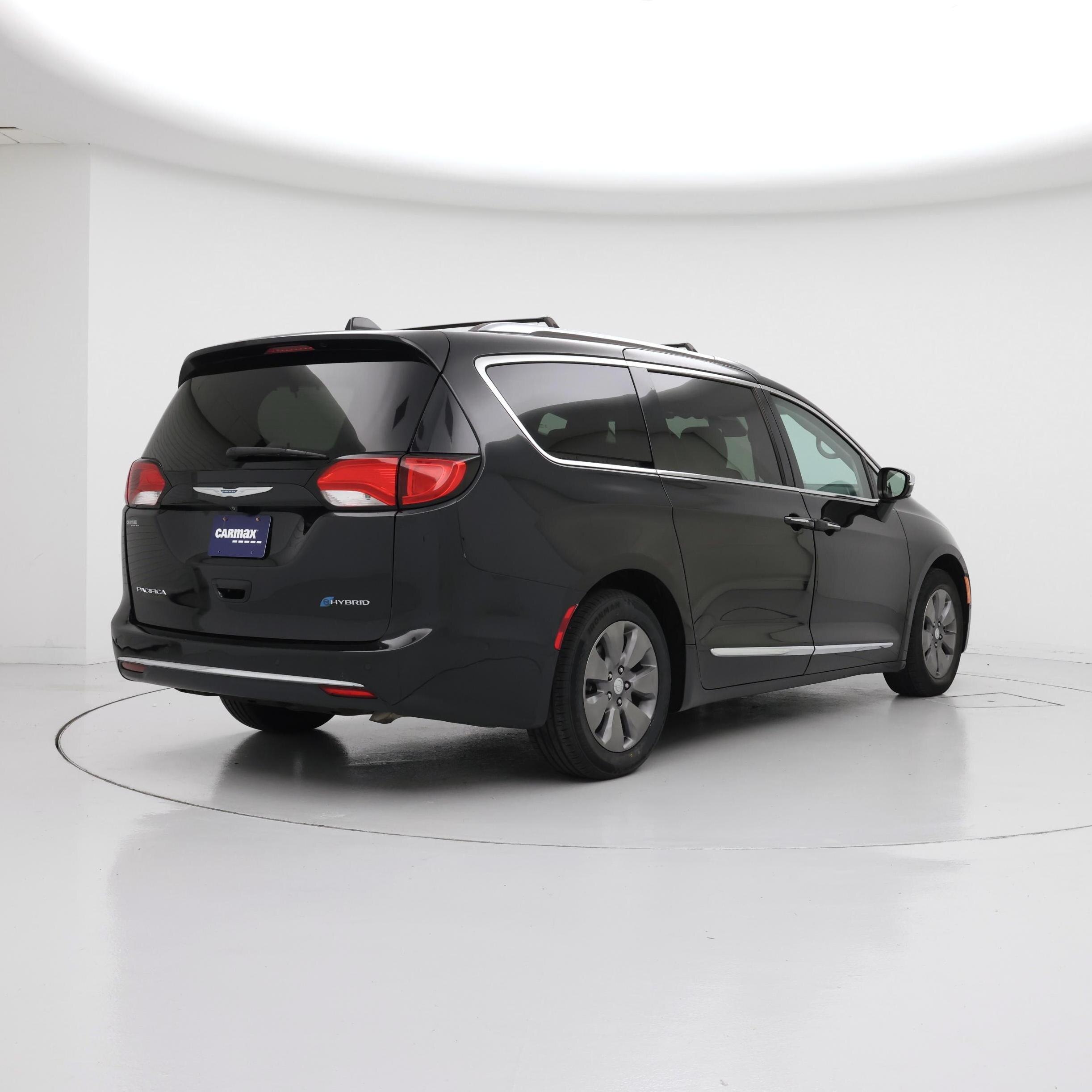 Thumbnail: 2018 Chrysler Pacifica - 8