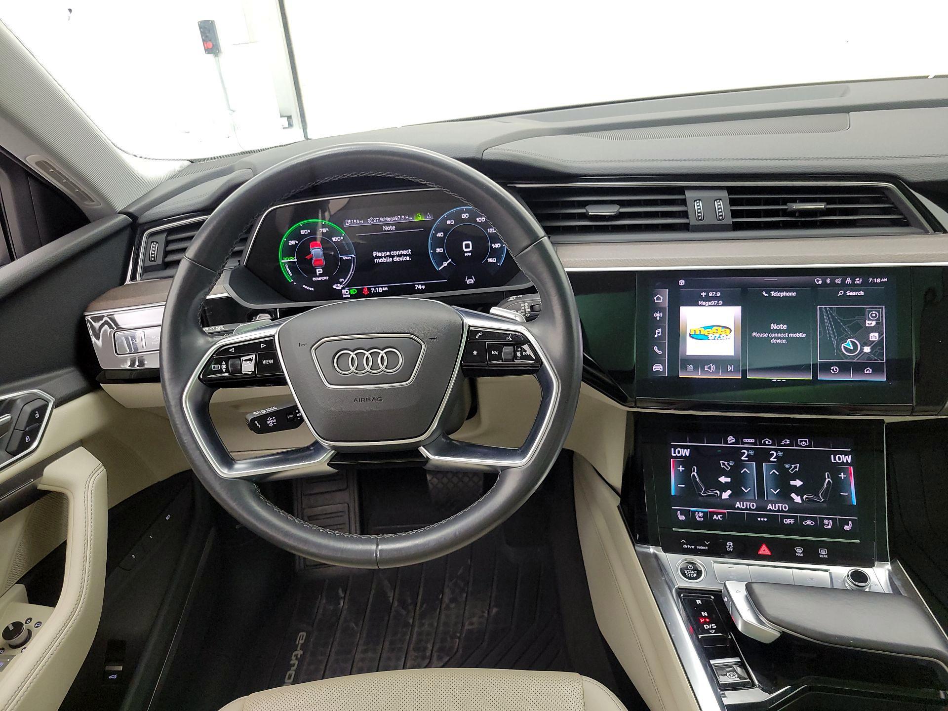 Thumbnail: 2022 Audi e-tron - 10