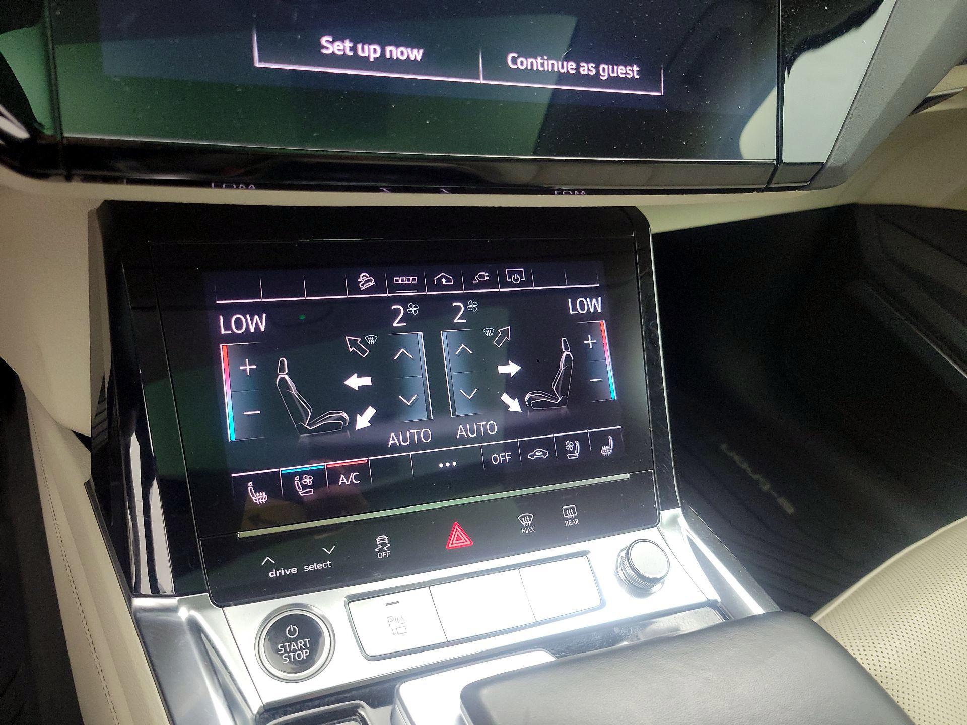 Thumbnail: 2022 Audi e-tron - 17