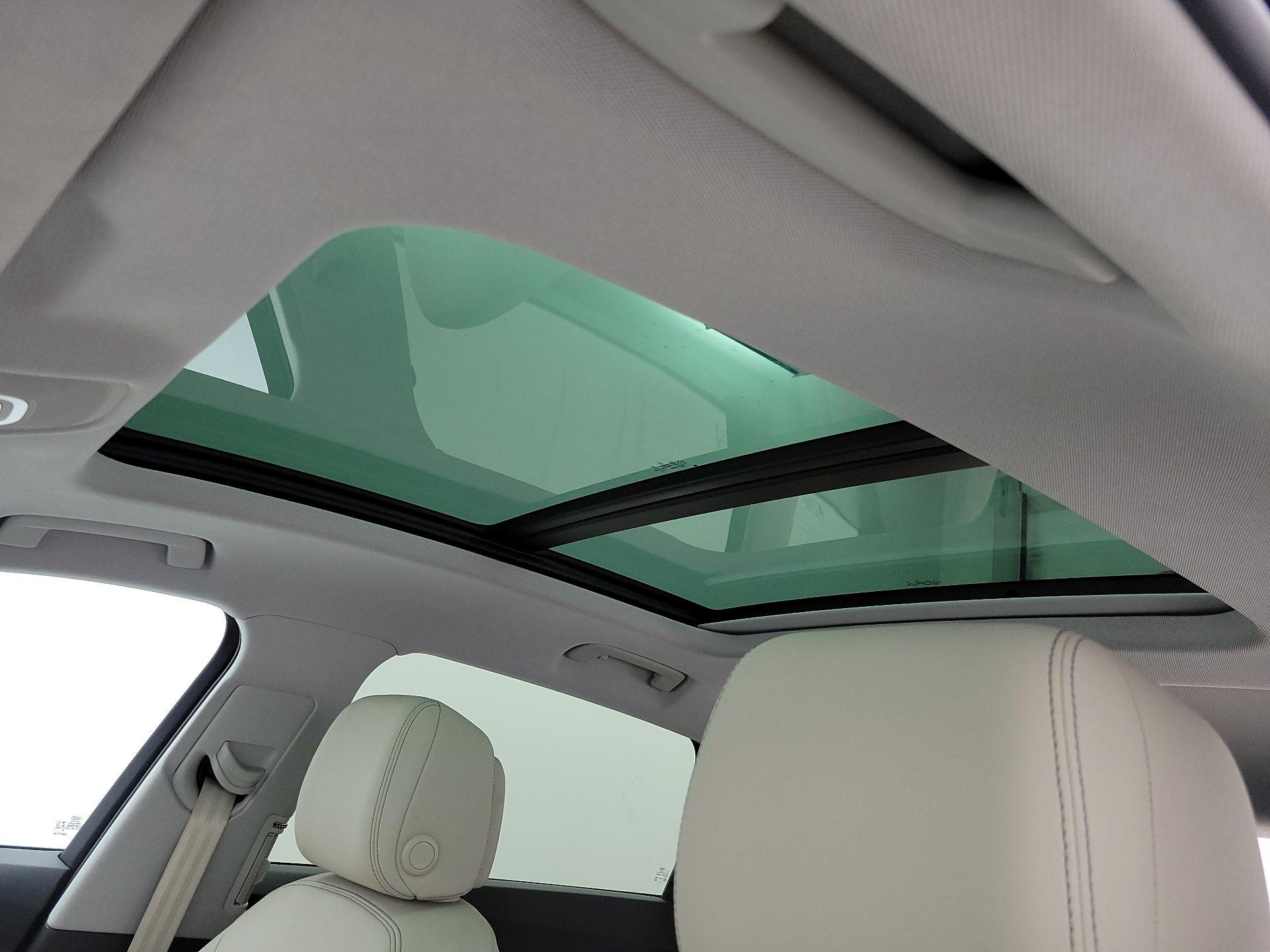 Thumbnail: 2022 Audi e-tron - 20