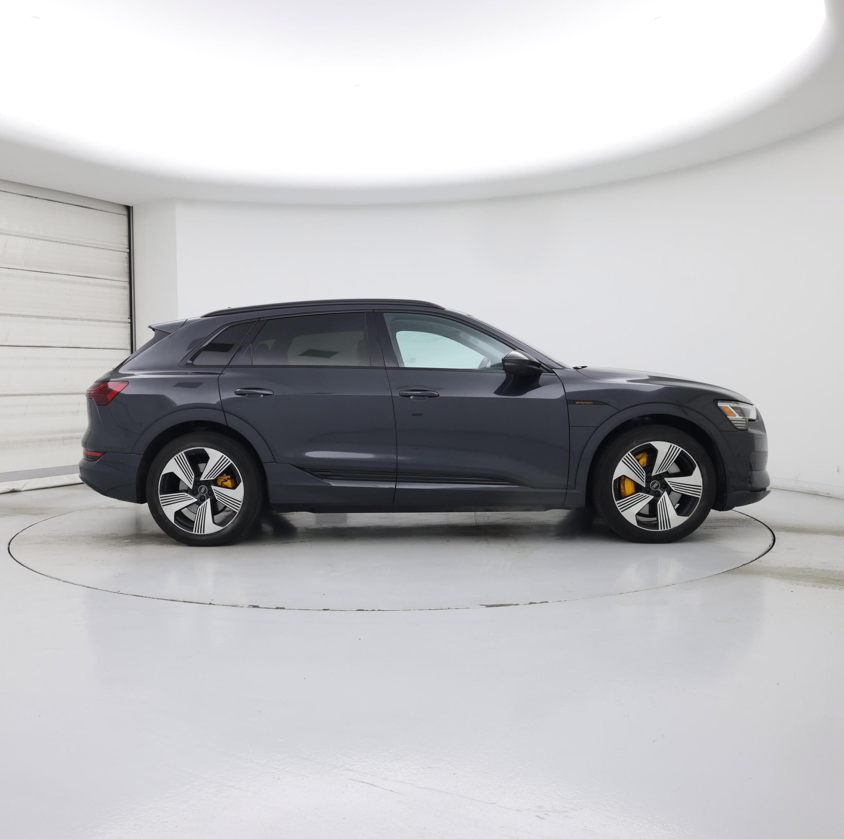 Thumbnail: 2022 Audi e-tron - 7