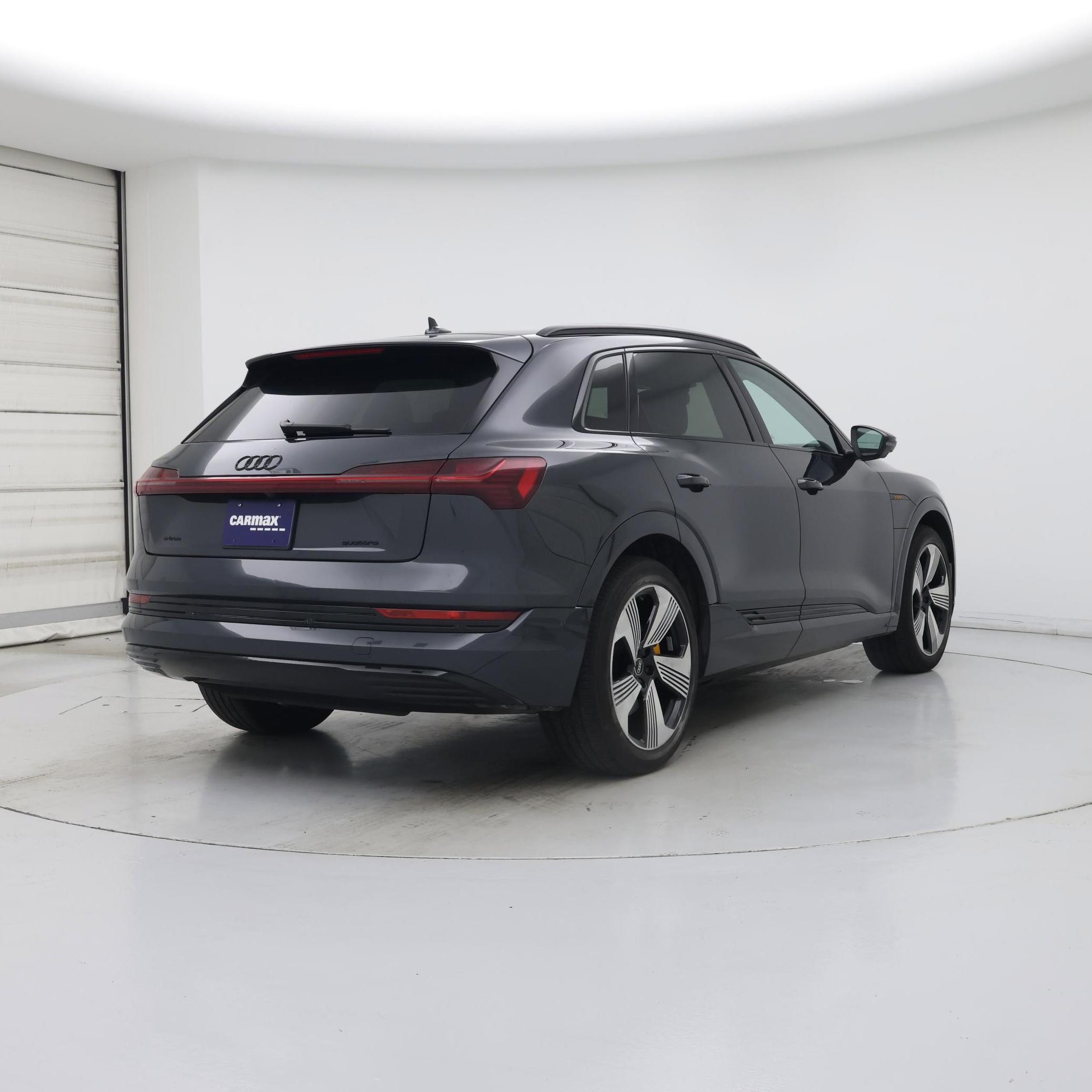 Thumbnail: 2022 Audi e-tron - 8