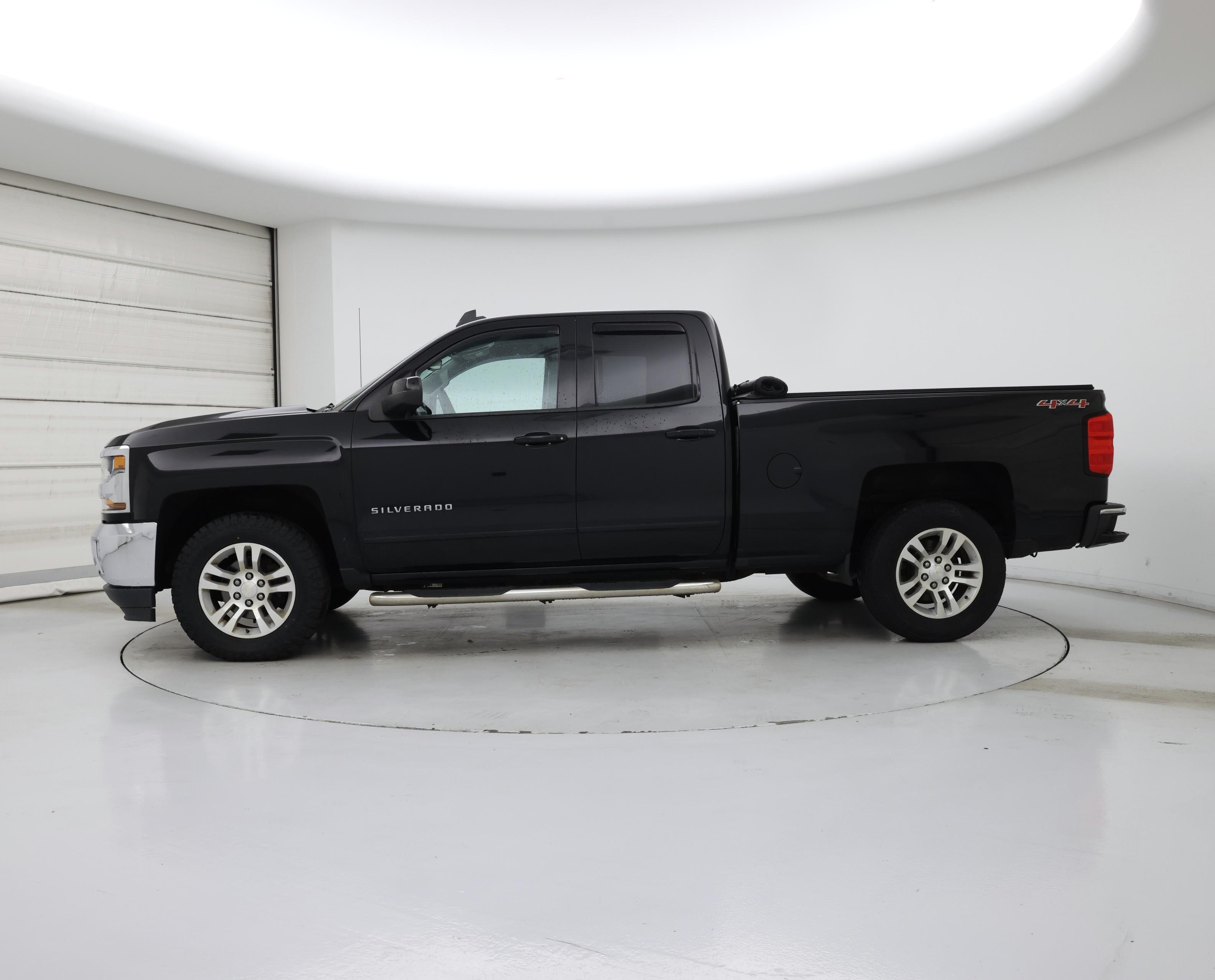 Thumbnail: 2017 Chevrolet Silverado 1500 - 3