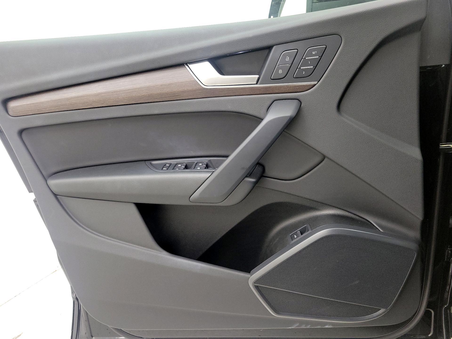 Thumbnail: 2023 Audi Q5 - 12