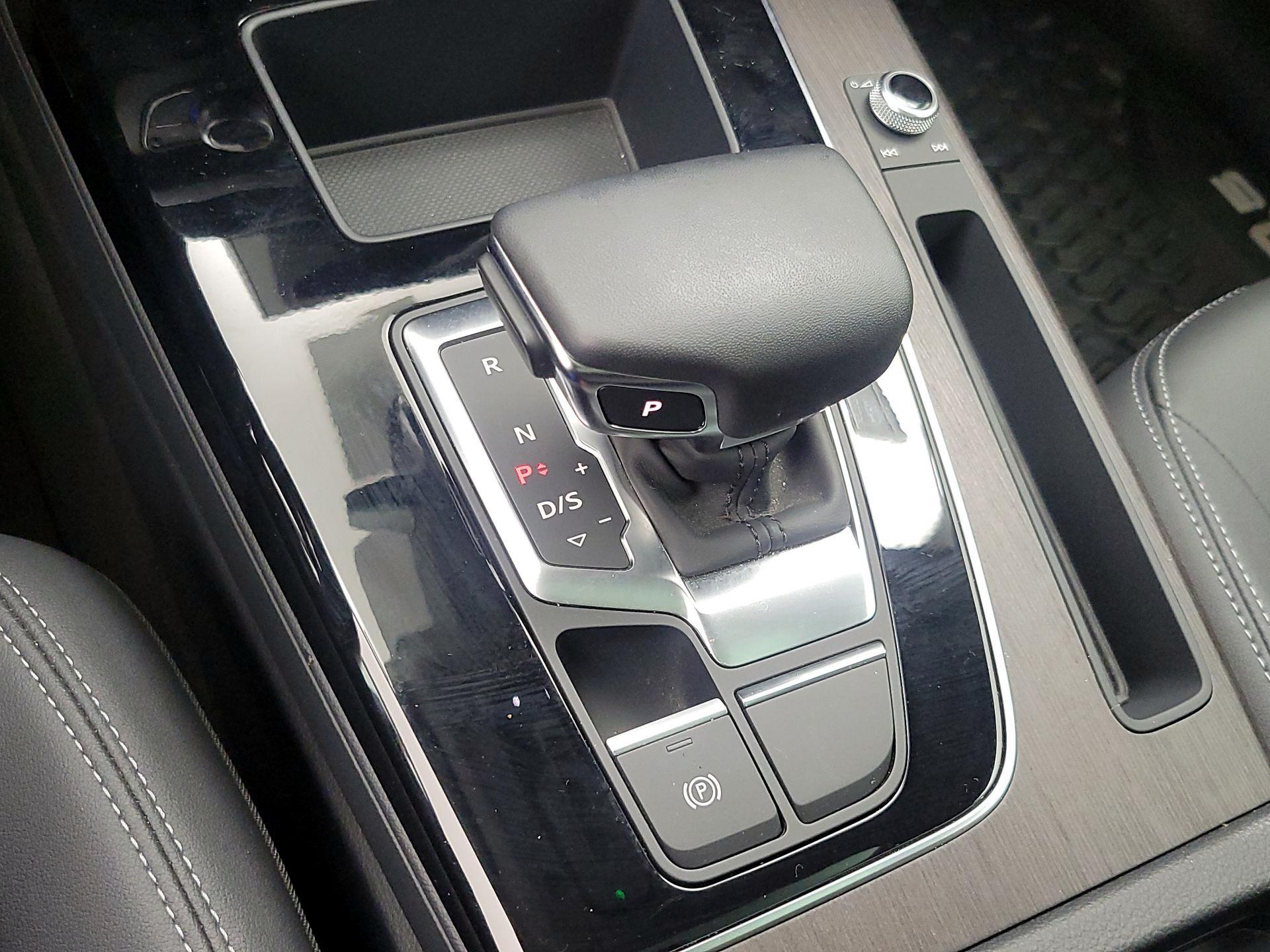 Thumbnail: 2023 Audi Q5 - 17