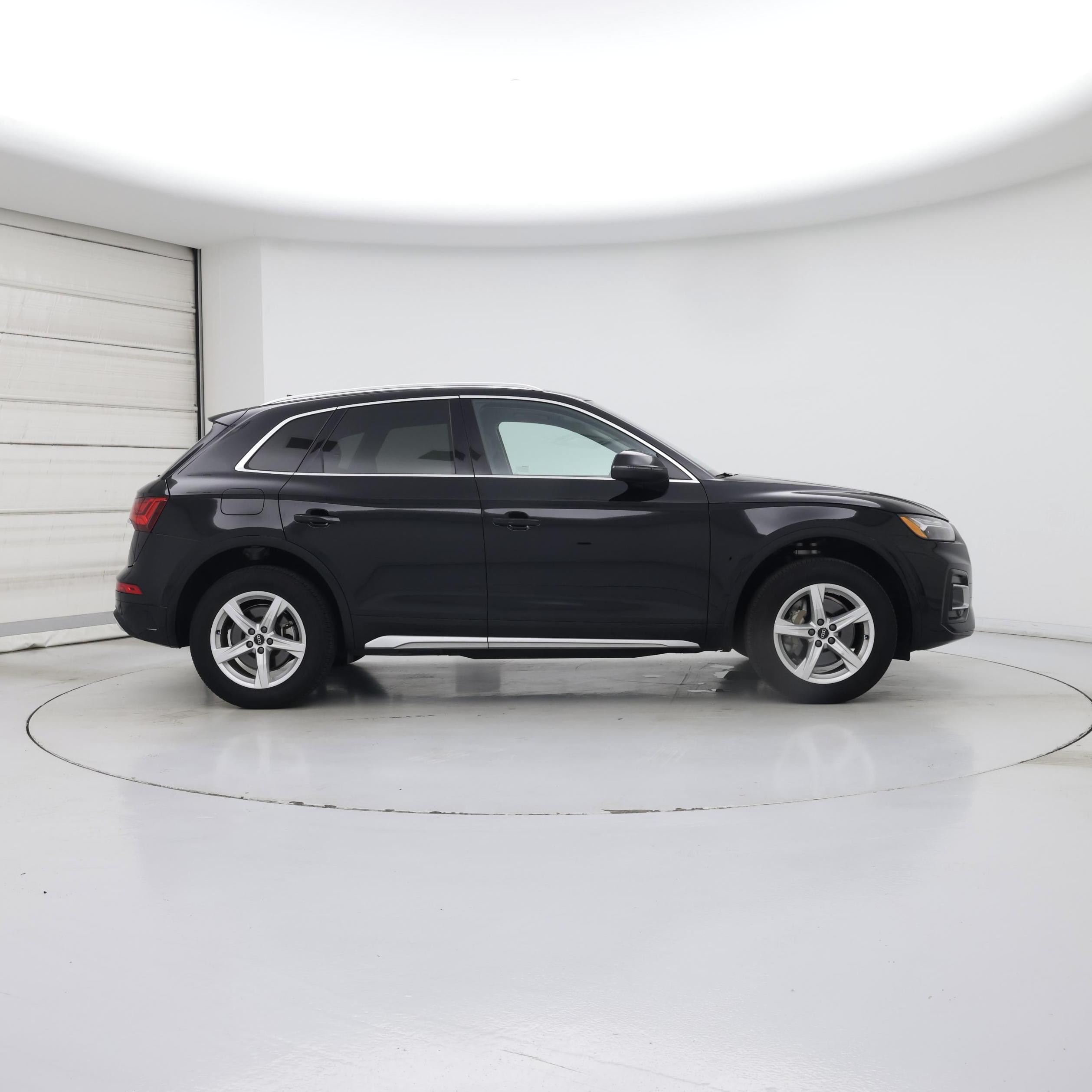 Thumbnail: 2023 Audi Q5 - 7