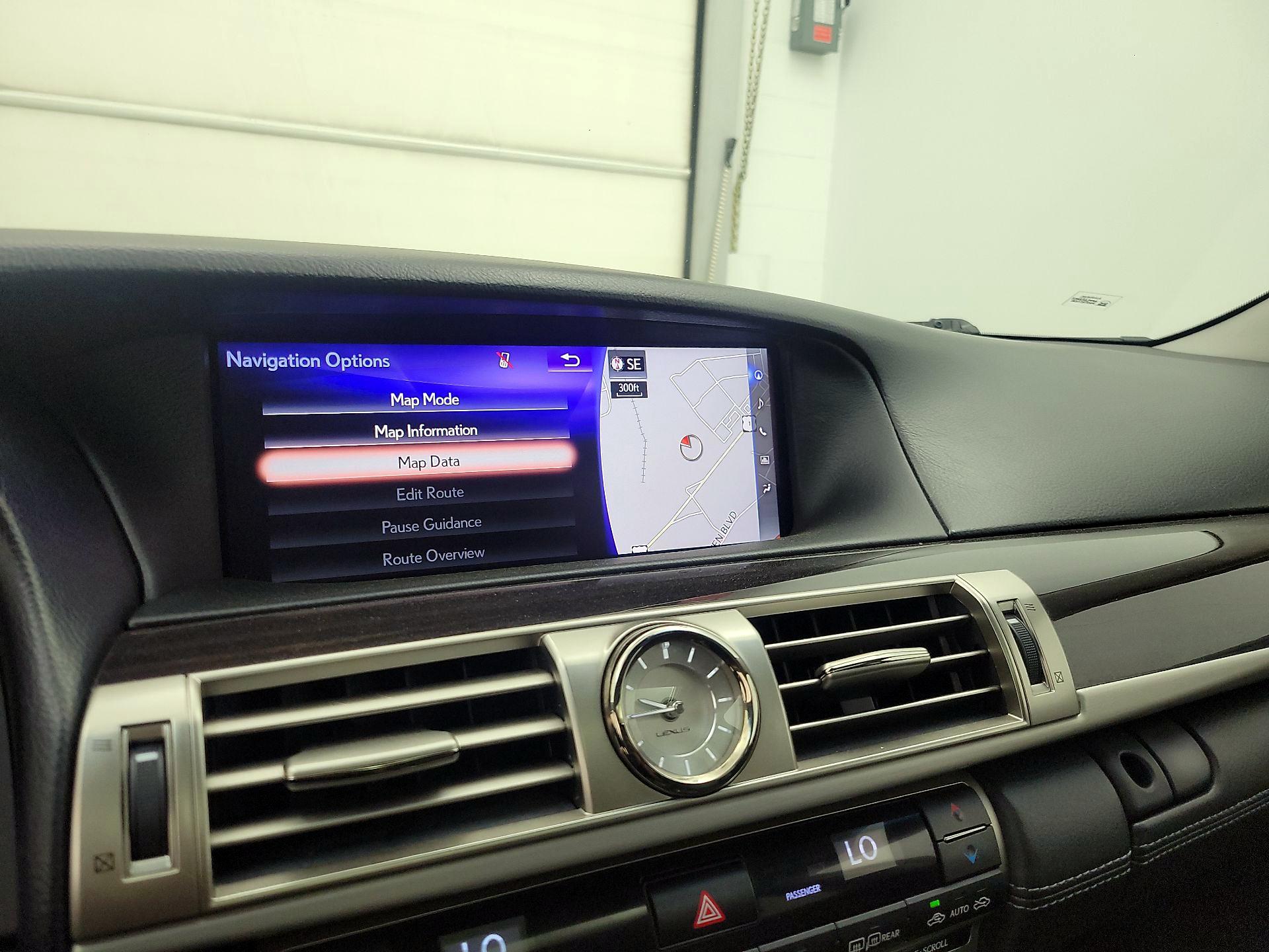 Thumbnail: 2016 Lexus LS - 14