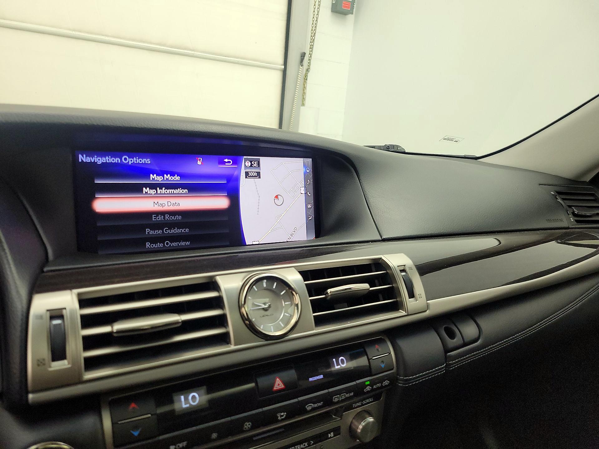 Thumbnail: 2016 Lexus LS - 16