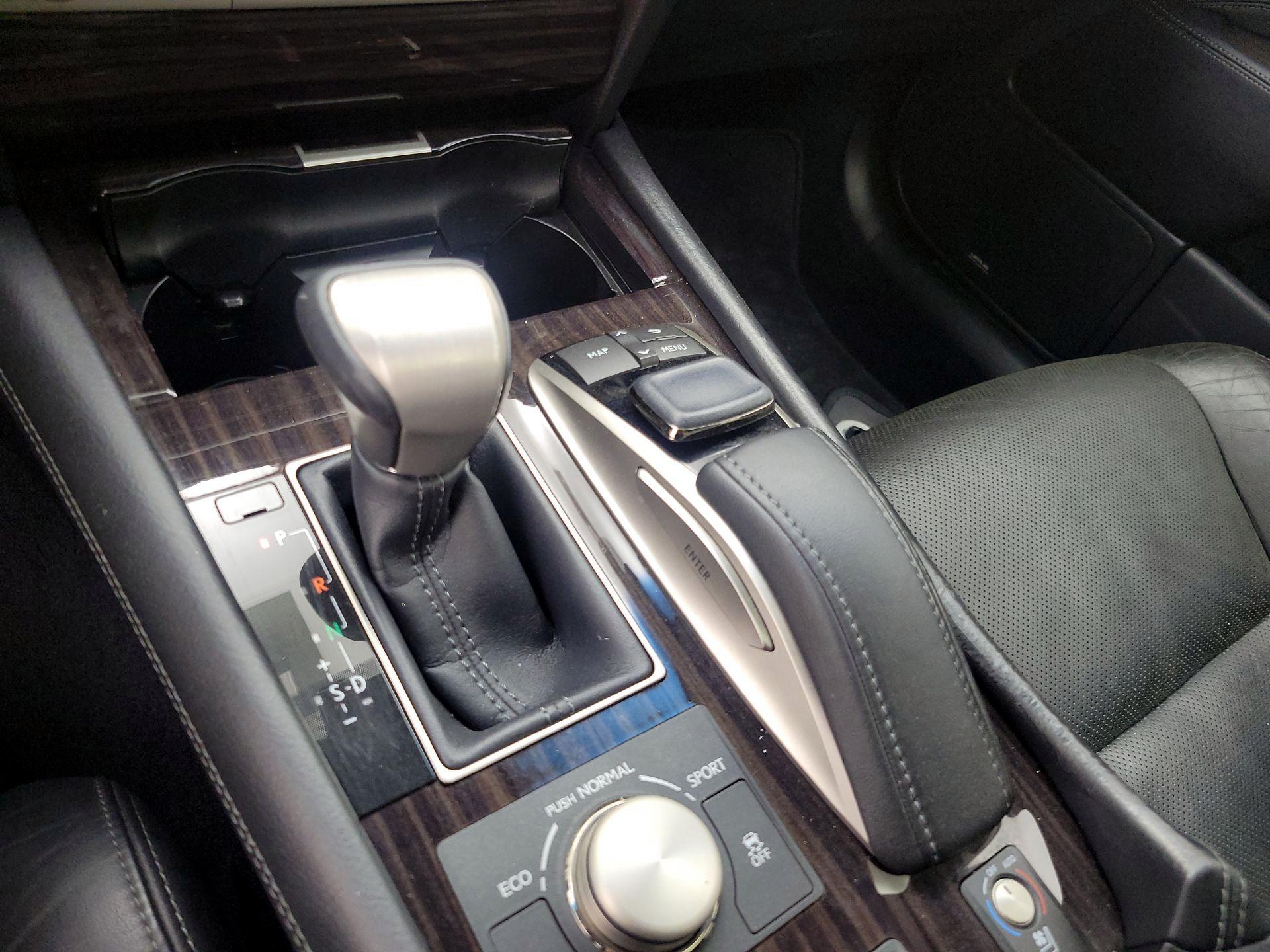 Thumbnail: 2016 Lexus LS - 18