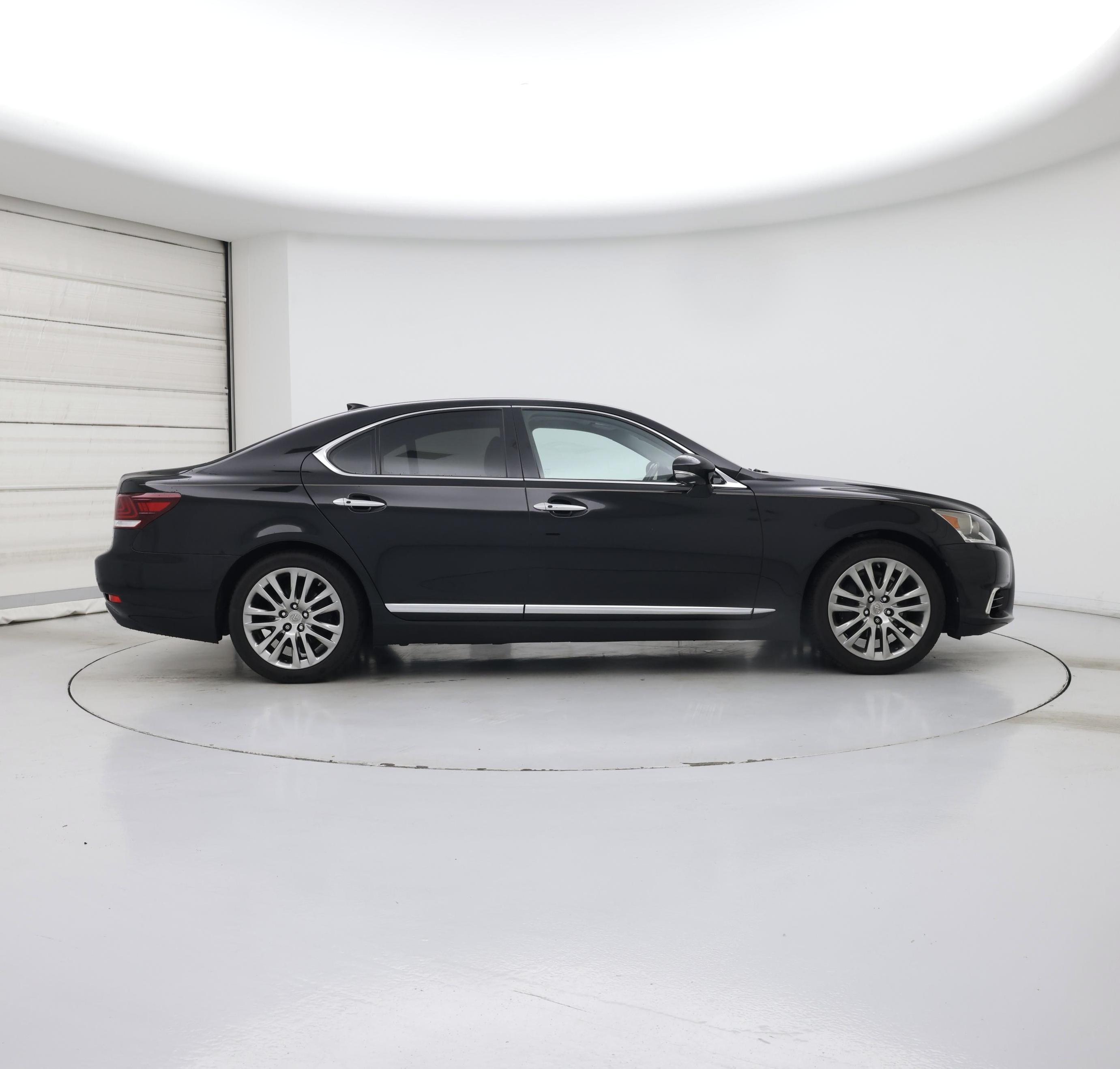 Thumbnail: 2016 Lexus LS - 7